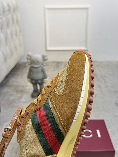 GUCCI Re-Motio Sneakers