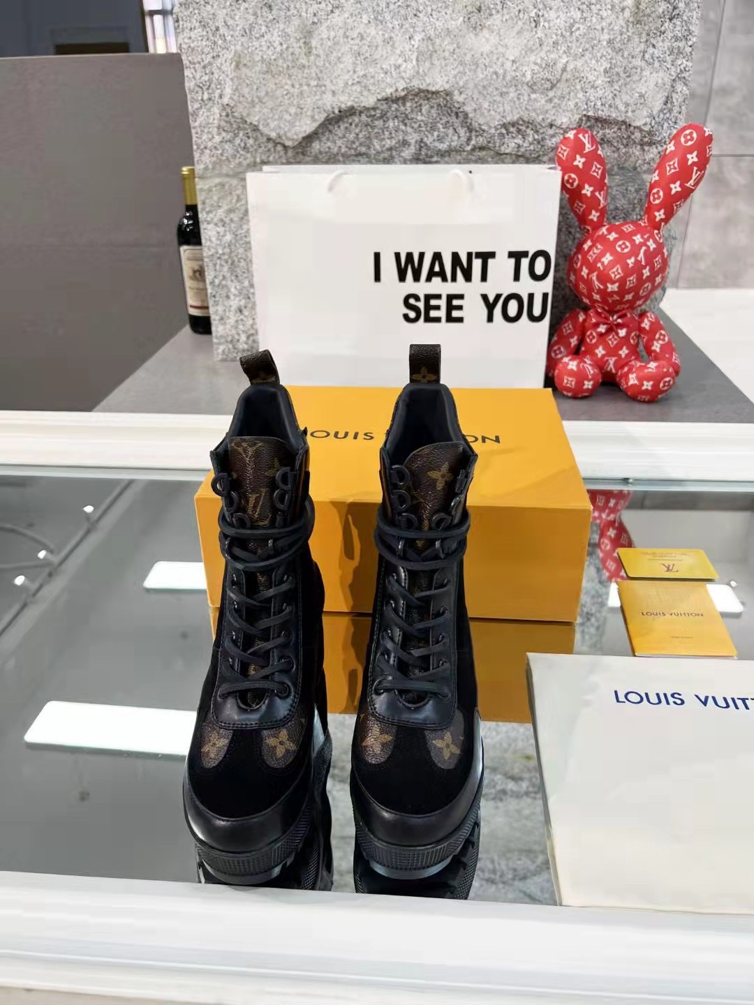 LV Laureate sand boots