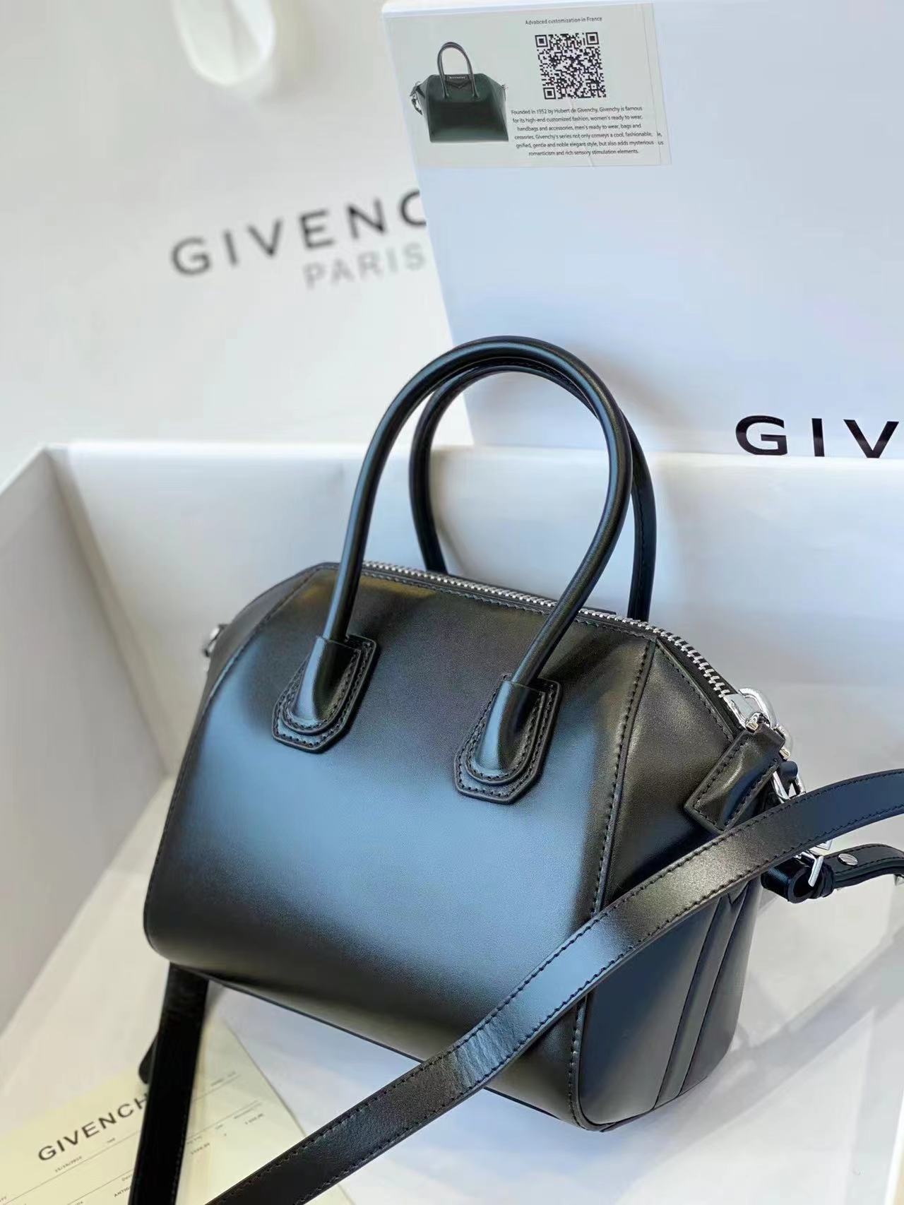 GIVENCHY Mini Antigona bag