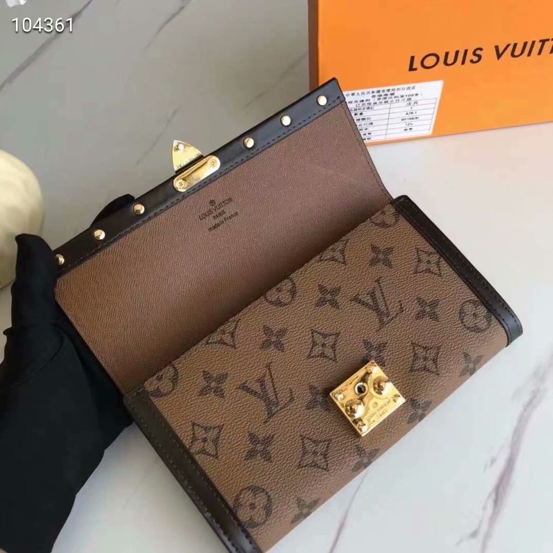 LV Purse