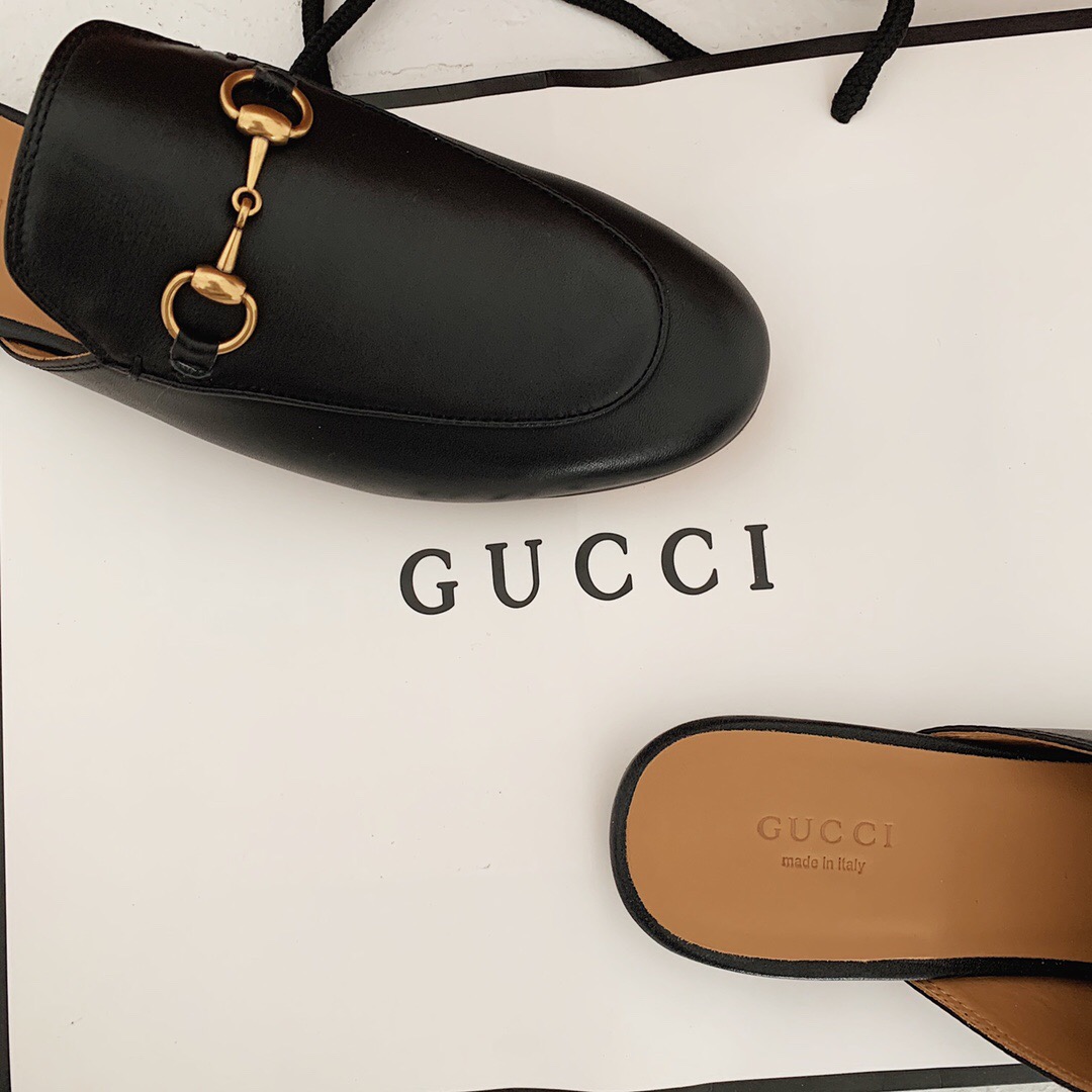 GUCCI Pullover slippers