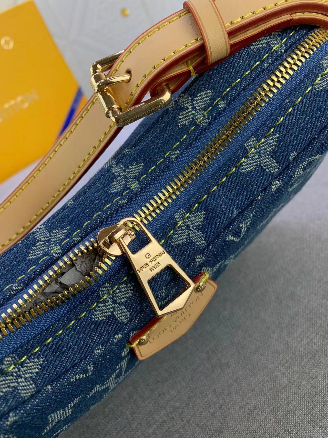 LV CROISSANT Handbag