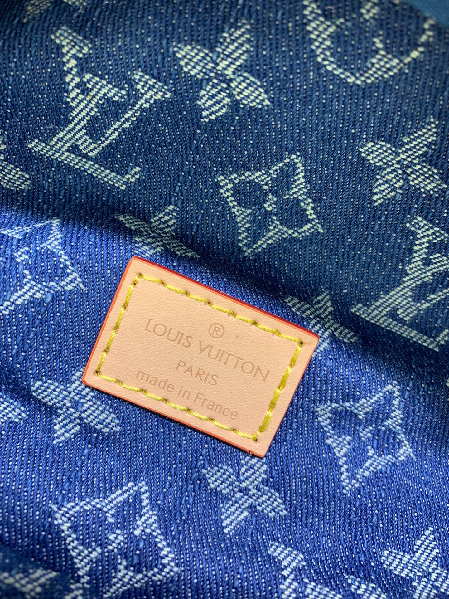 LV DISCOVERY Denim waist pack