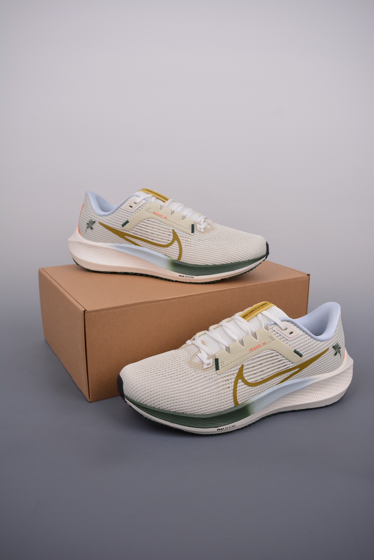 NIKE PEGASUS 40 Running Shoes
