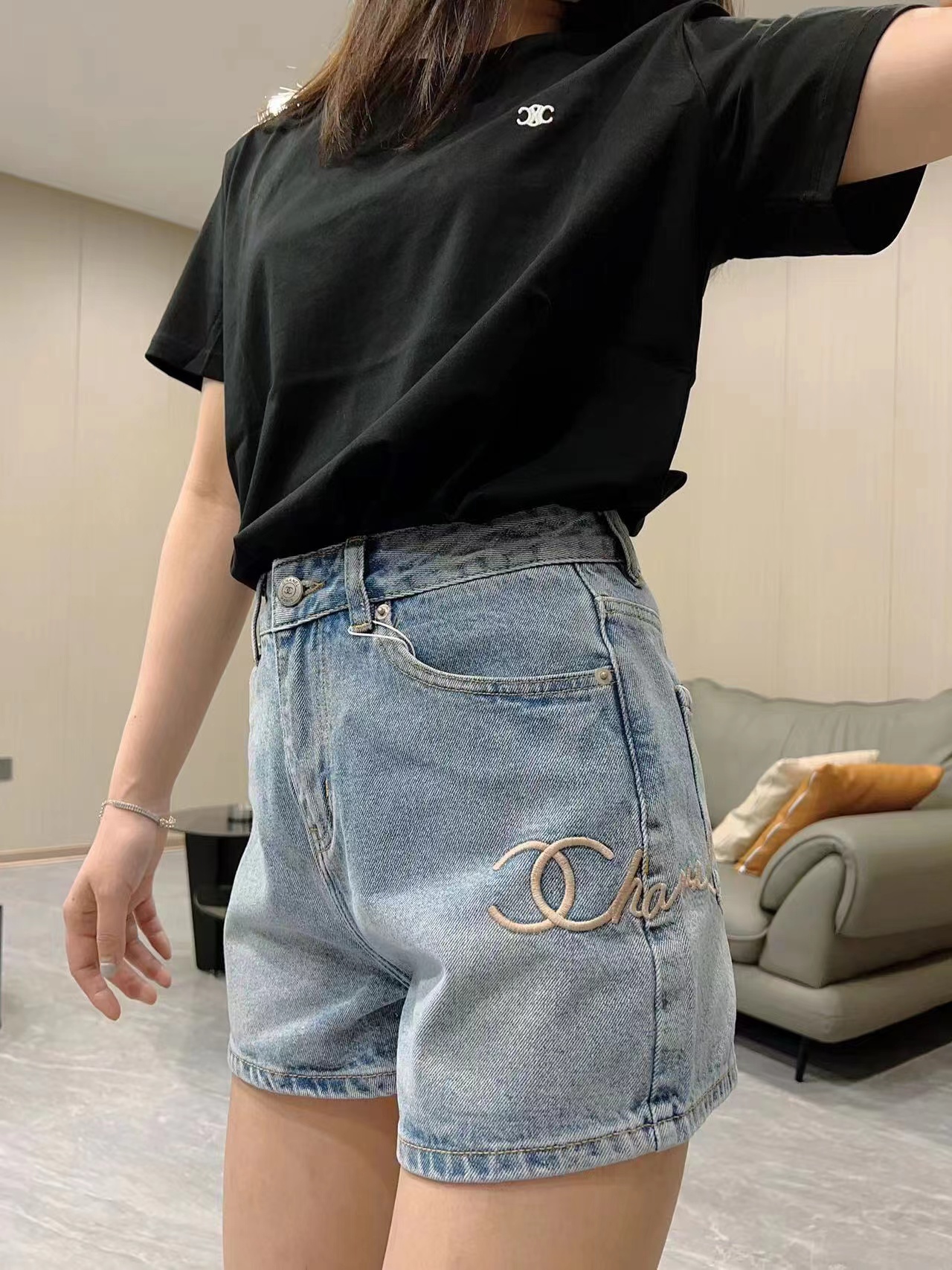 CHANEL jeans