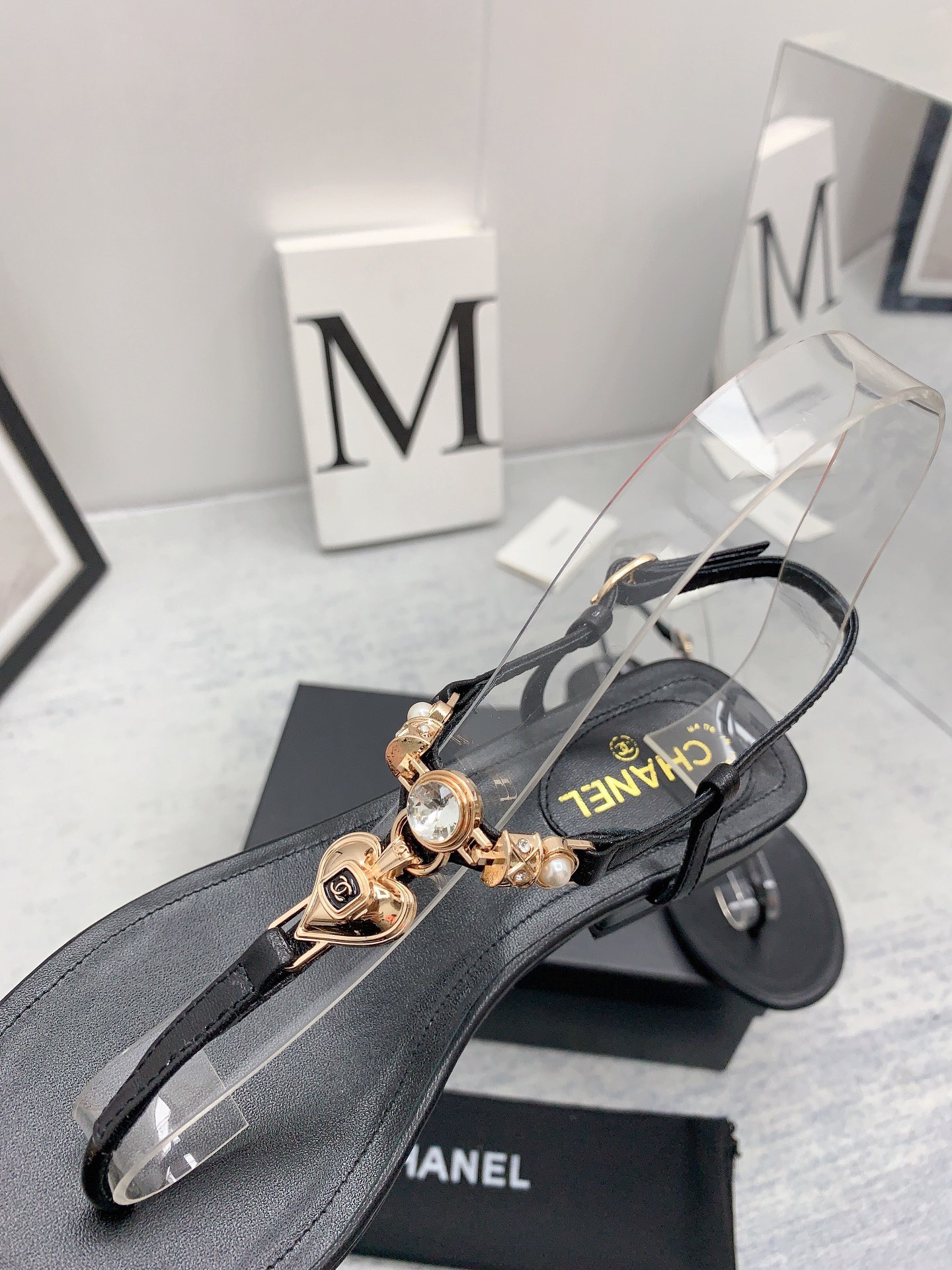 CHANEL Love jewel flip-flops