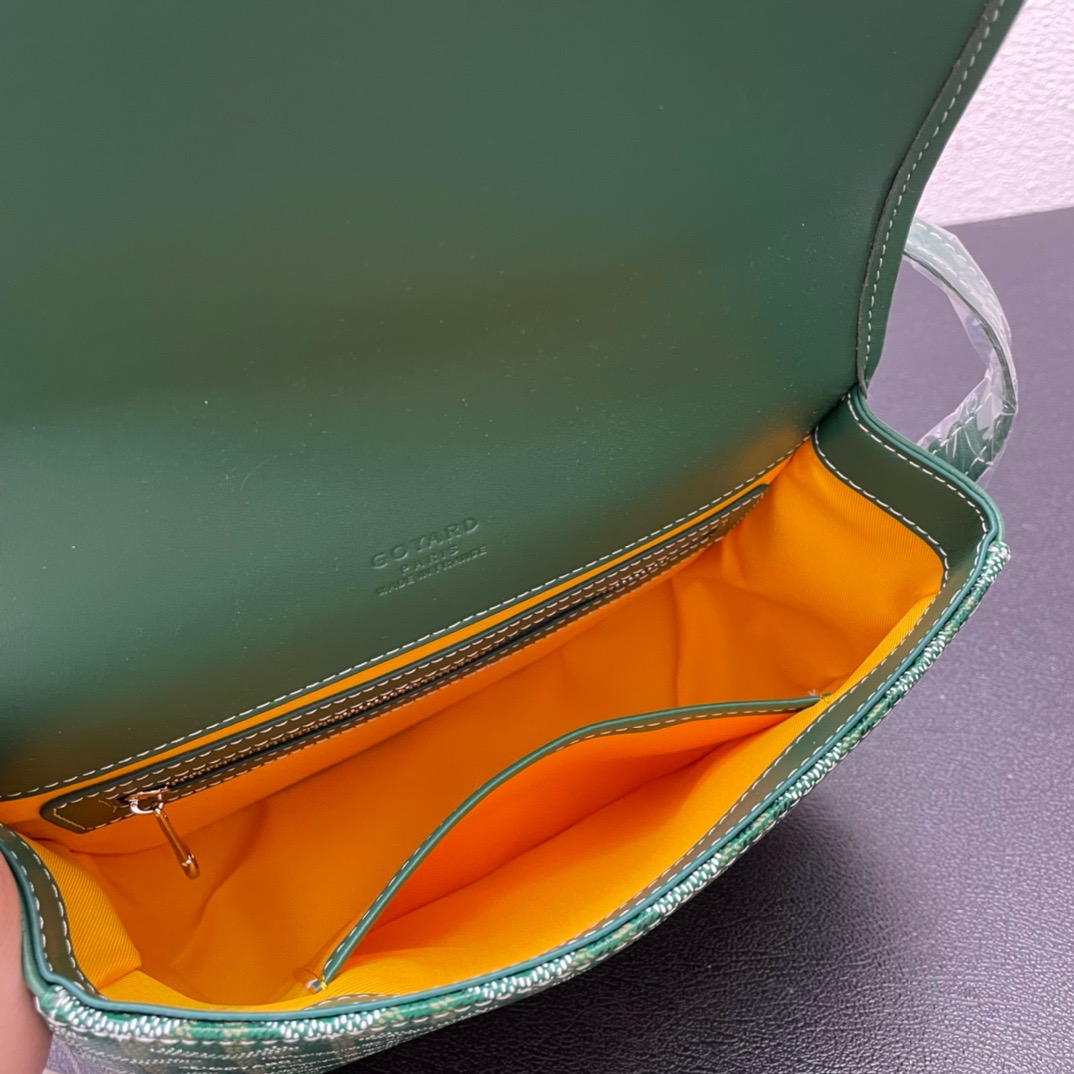 Goyard Messenger bag