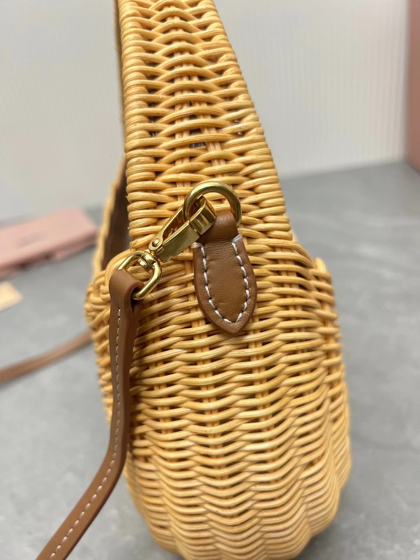 MIU MIU Woven handbag （best quality）