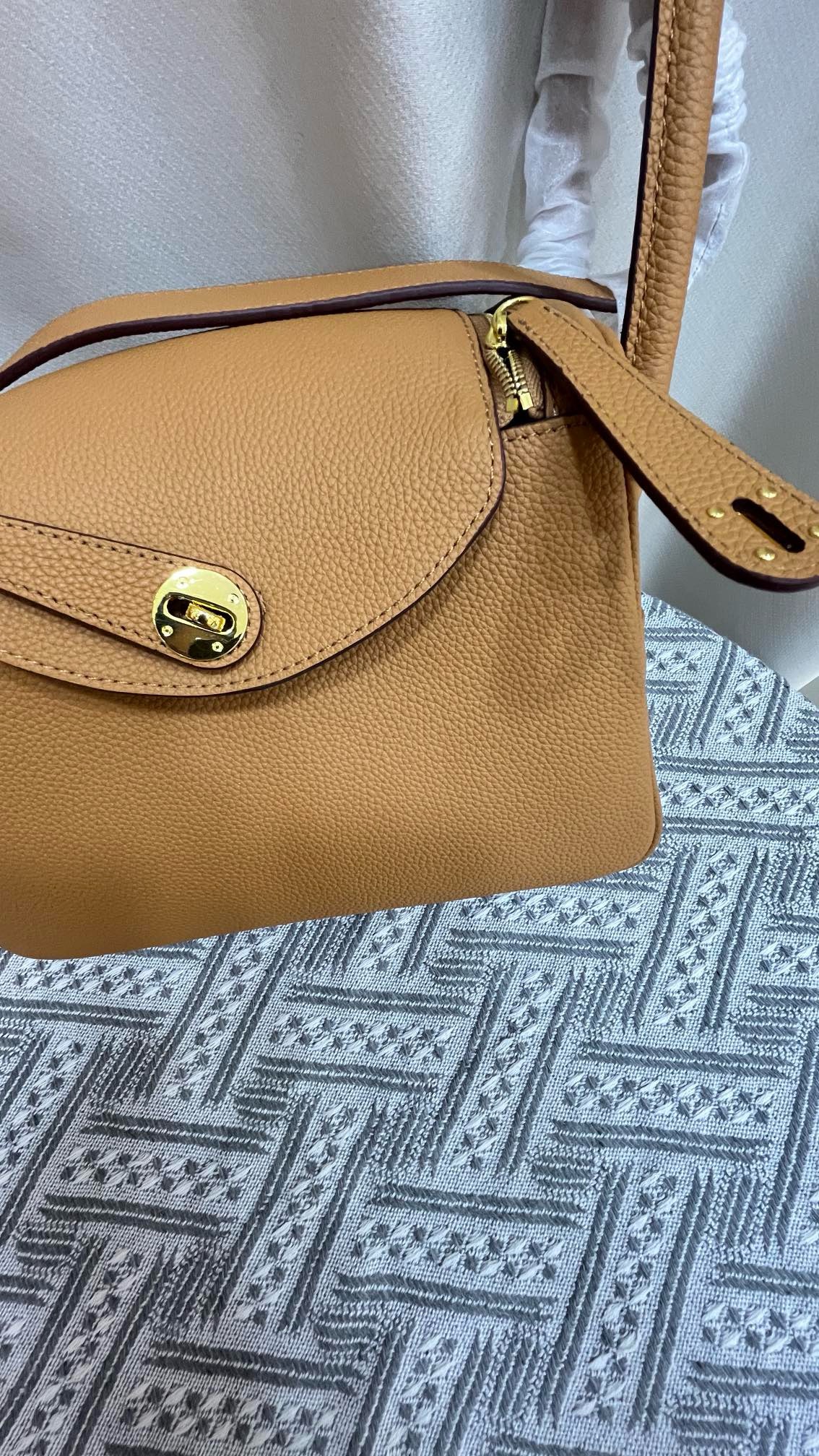 HERMES Lindy Bag