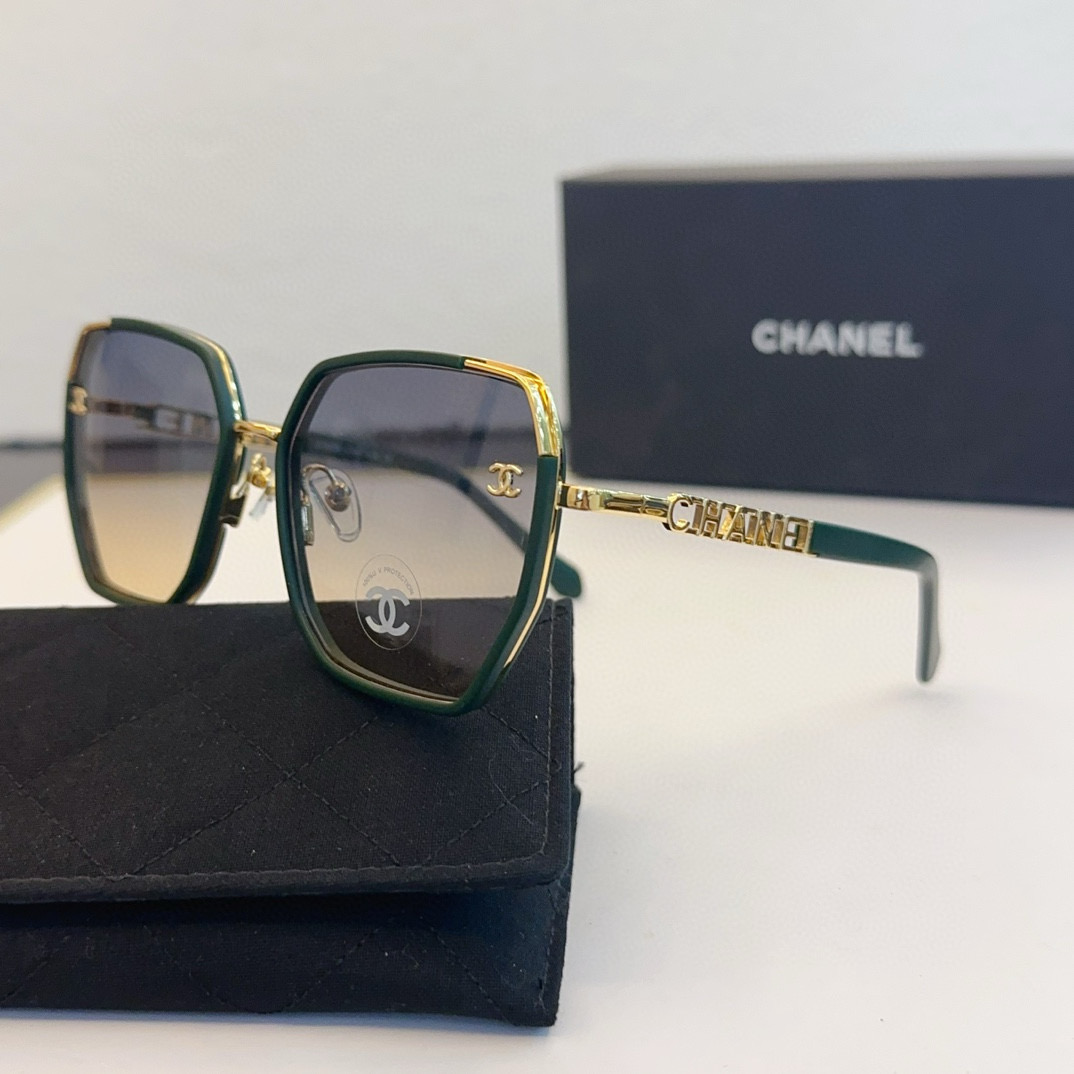 CHANEL Sunglasses