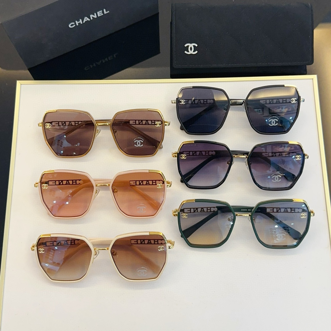 CHANEL Sunglasses