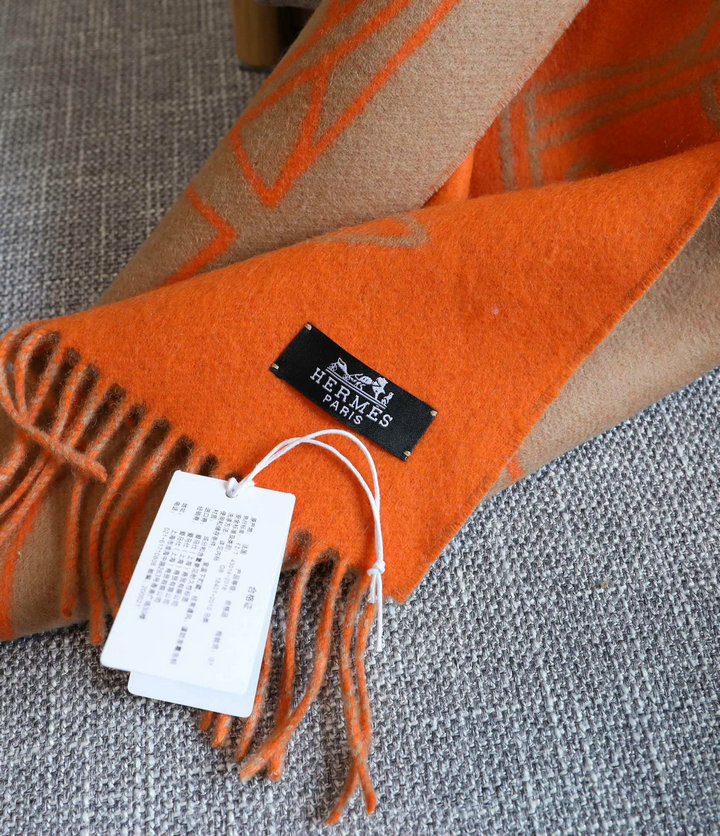 HERMES Scarf