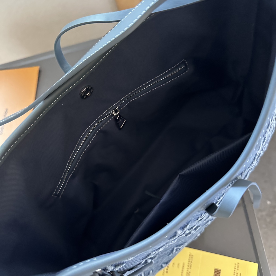 LV Carryall Handbag （30cm）