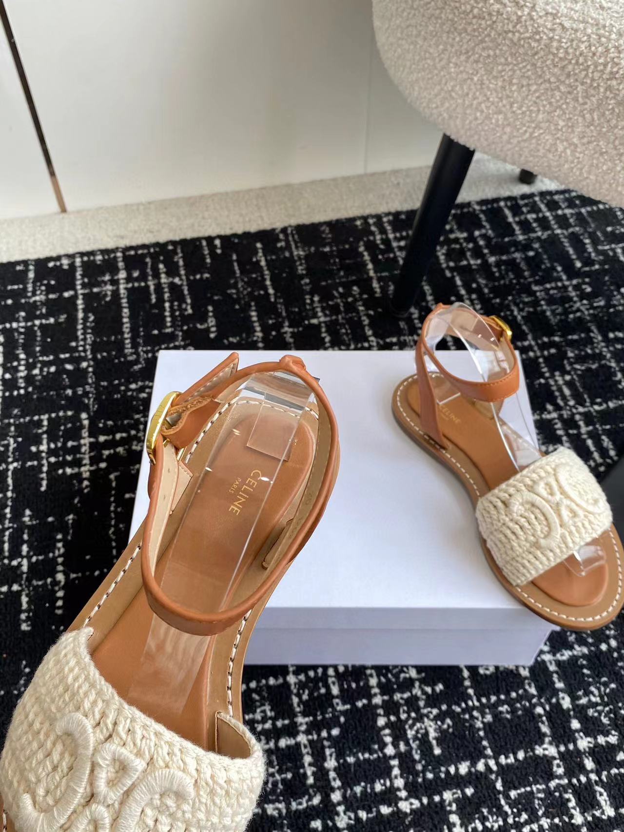 Celine 2024  Triumphal Arch English Style Flat Bottom Micro Label Sandals Slippers