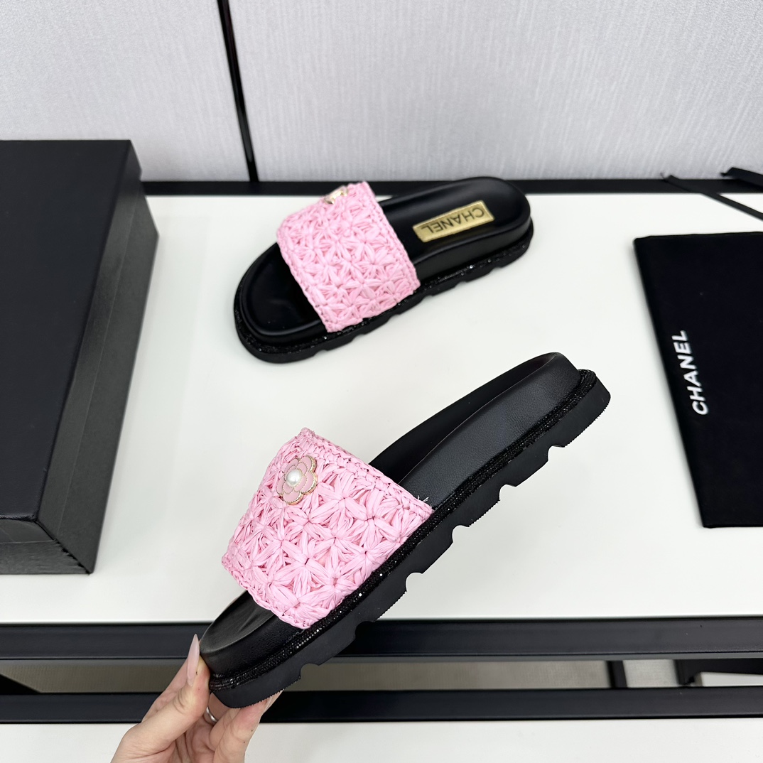 CHANEL hottest knitted slippers