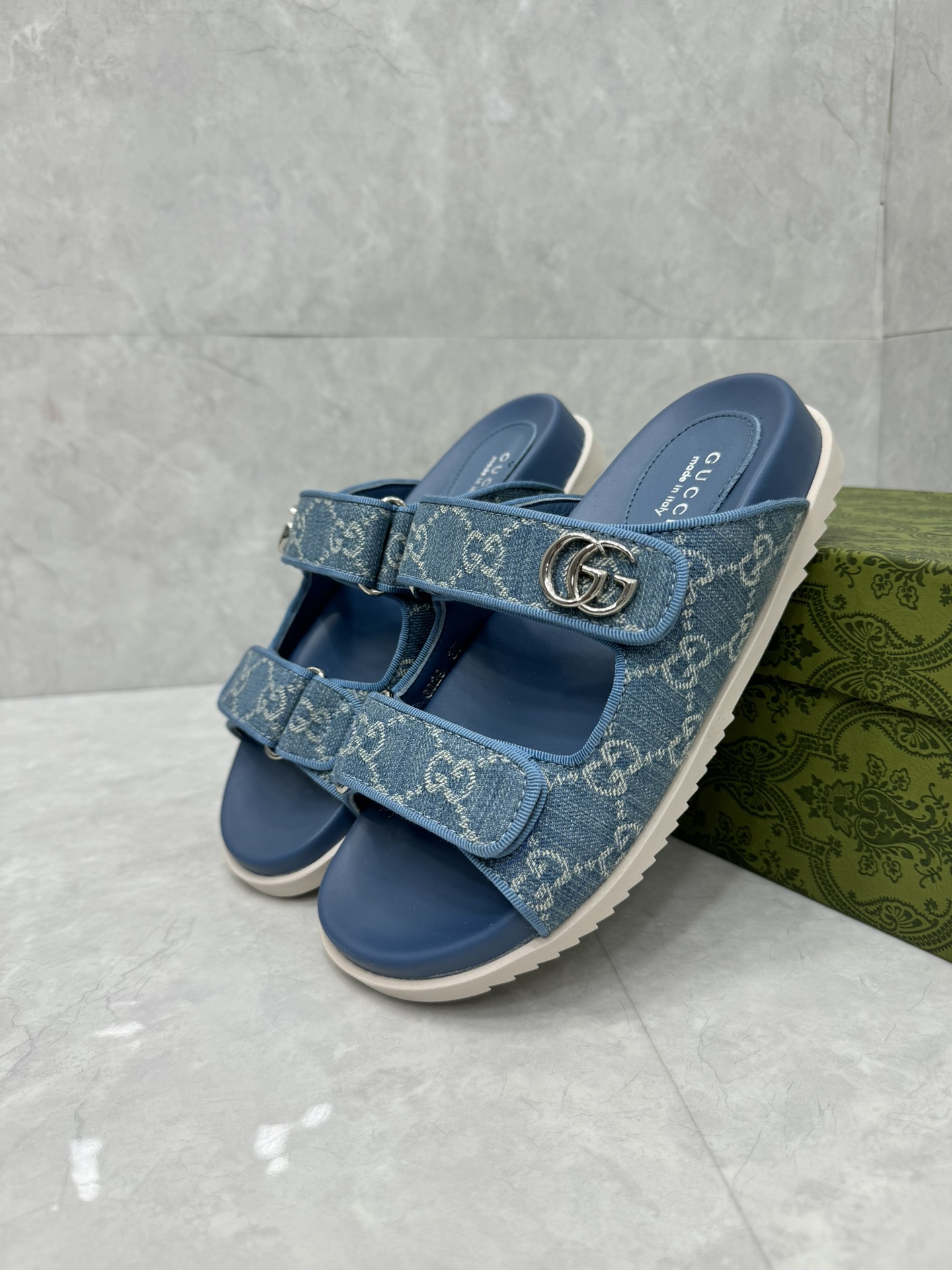 GUCCI Summer New Double G Sandals