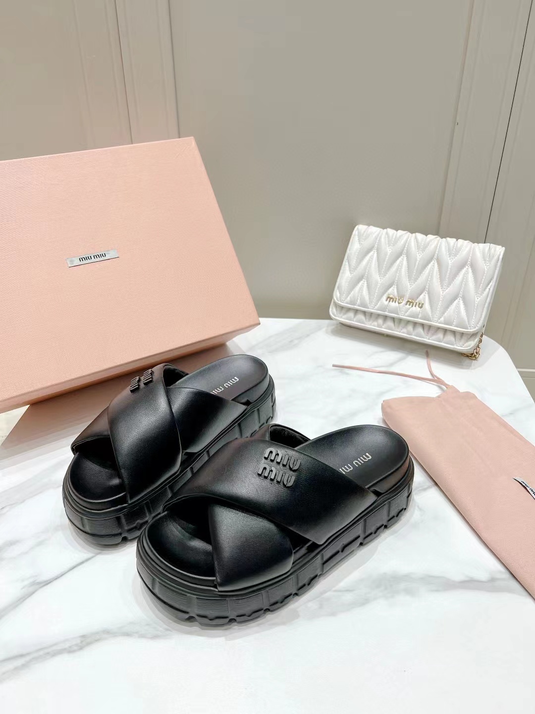 MIUMIU 2024 Top Edition Sheepskin Sandals