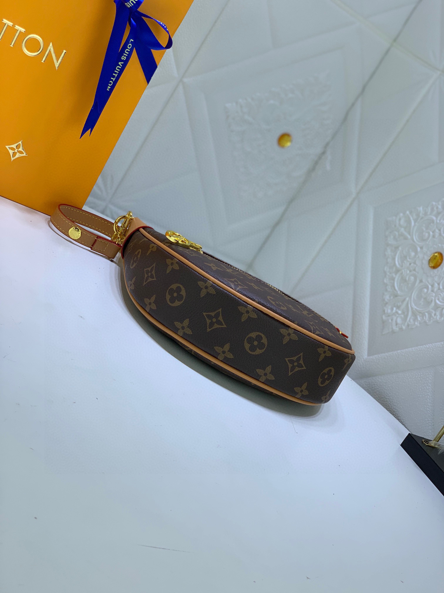 Louis Vuitton loop Half moon baguette bag