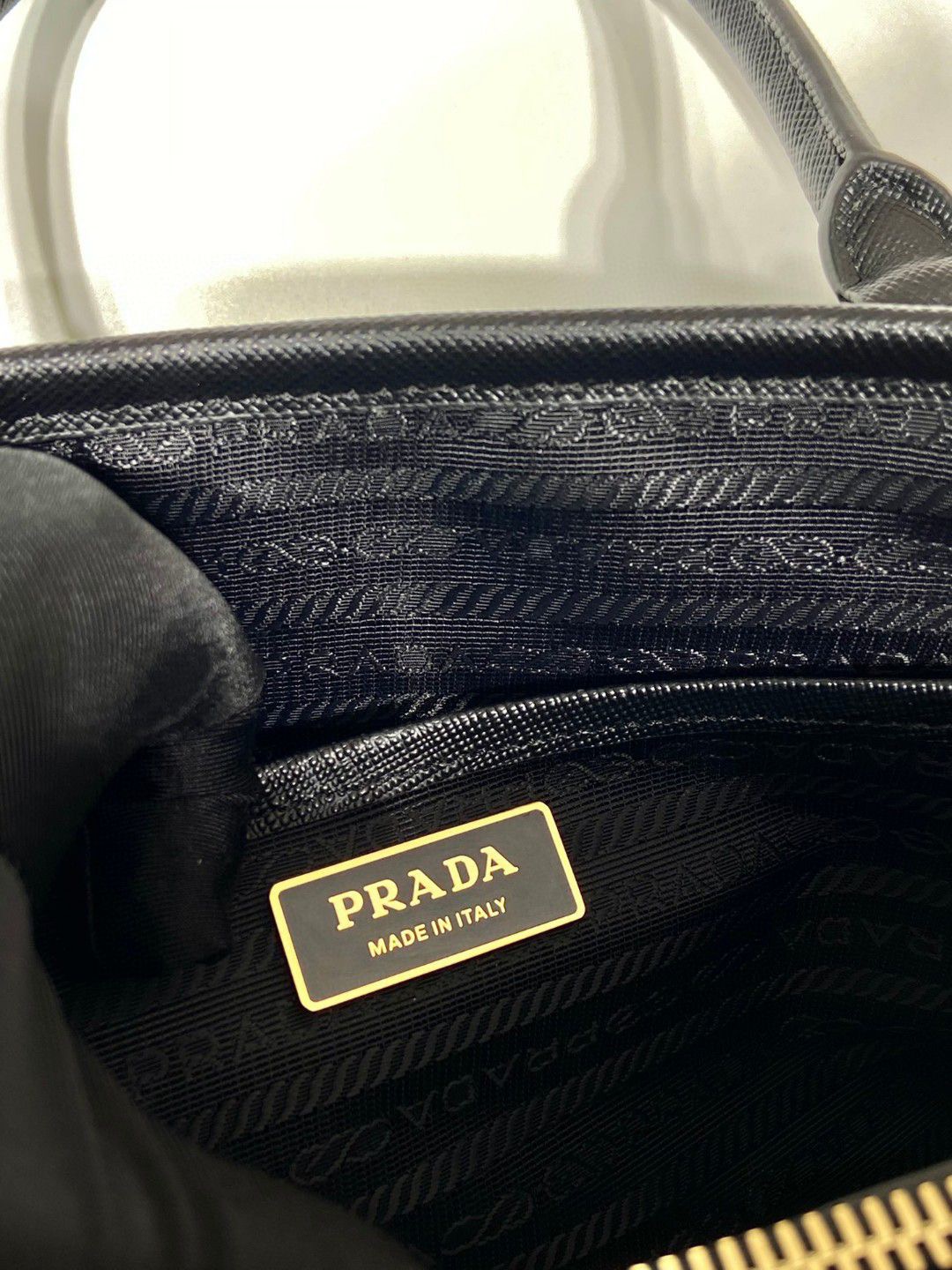 PRADA Handbag (best quality)