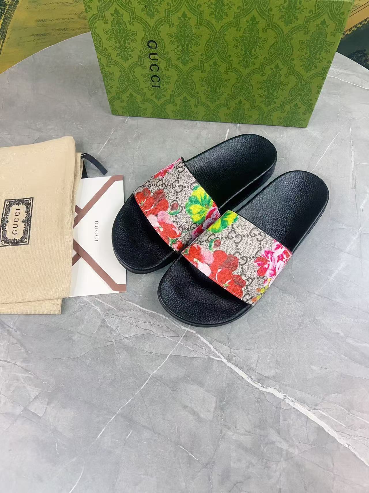 GUCCI Slippers