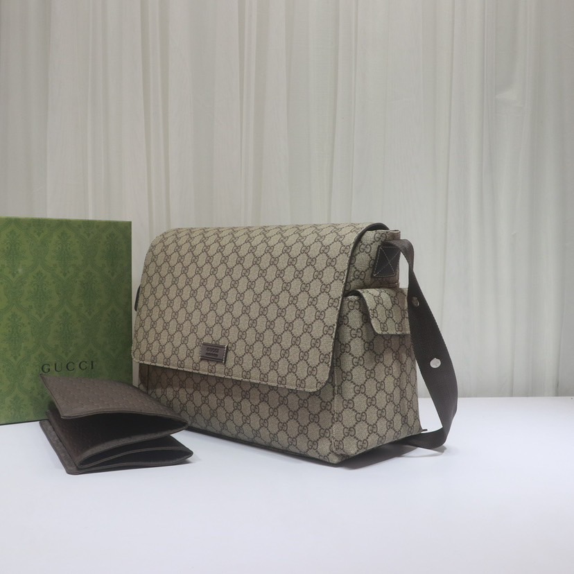 GUCCI Supreme Medium Diaper Bag