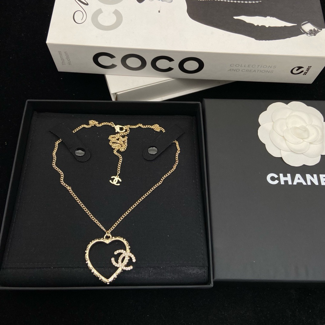 CHANEL Necklace