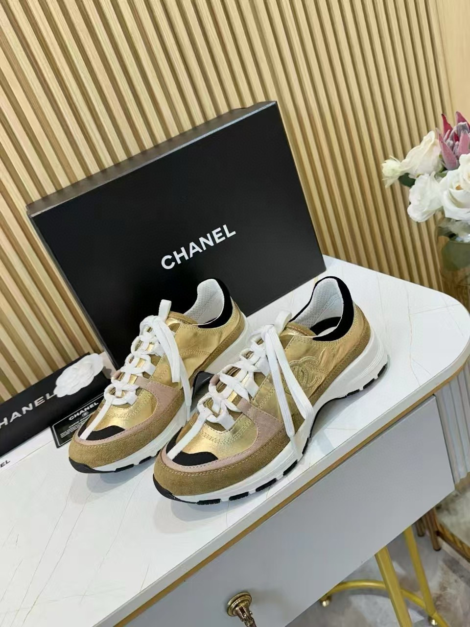 CHANEL Sneakers