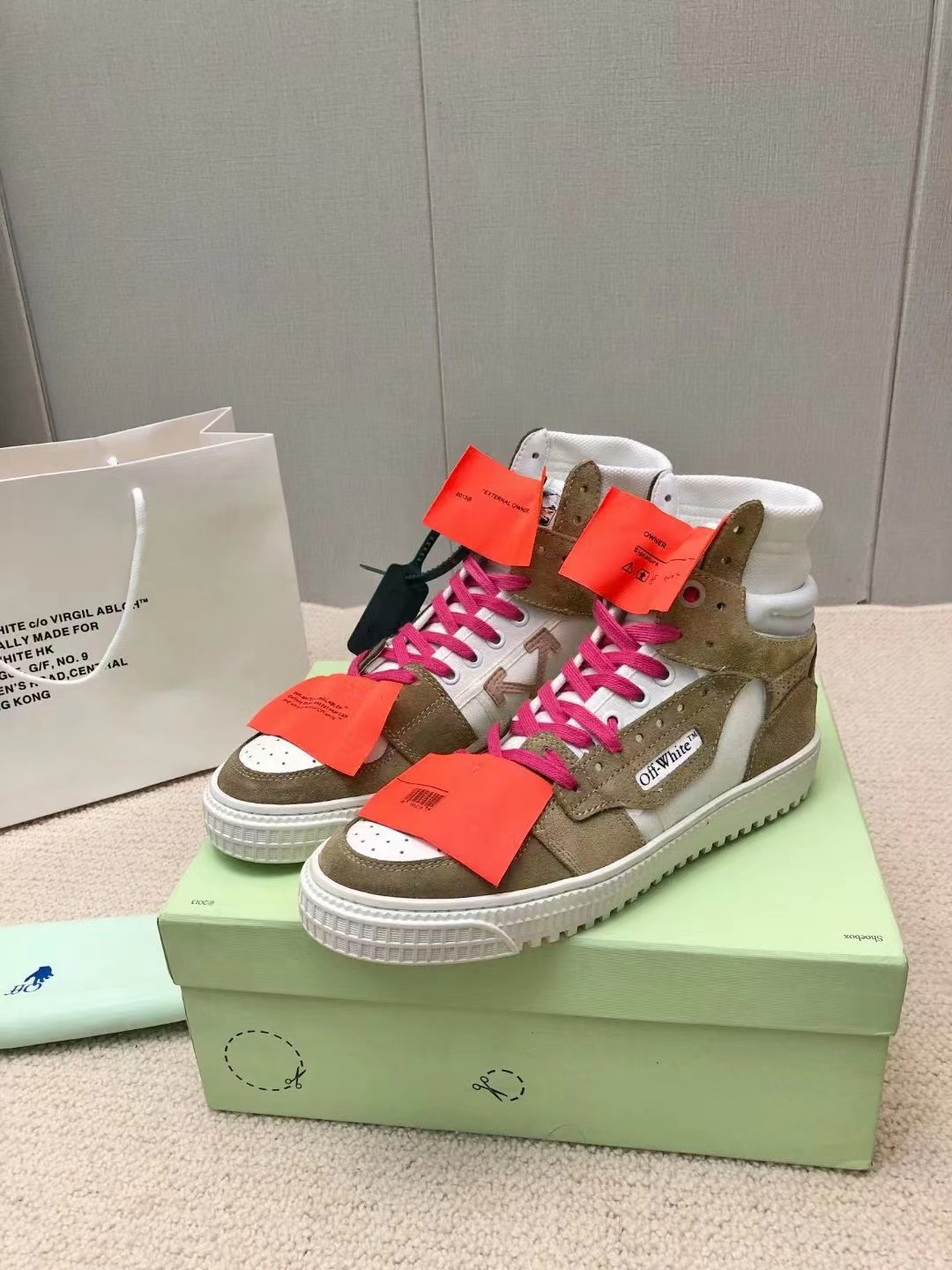 OFF COURT Sneakers