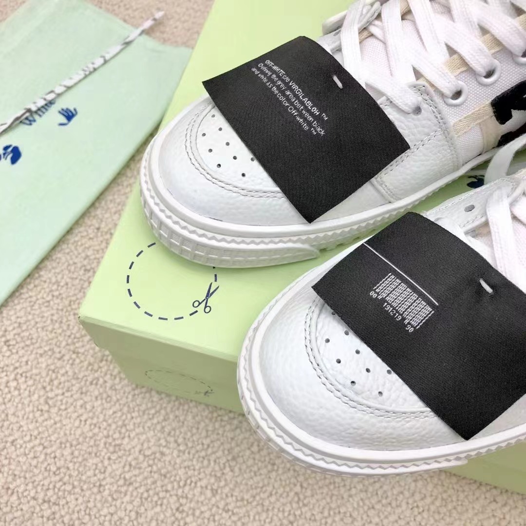 OFF COURT Sneakers