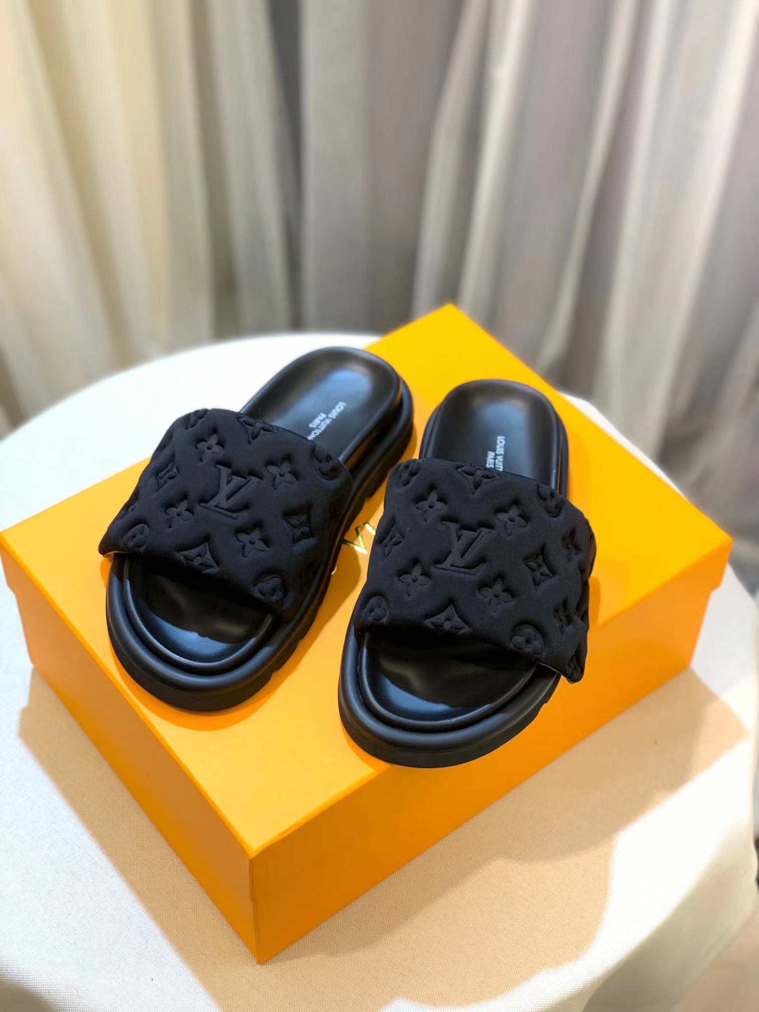 LV POOL PILLOW COMFORT flip-flops