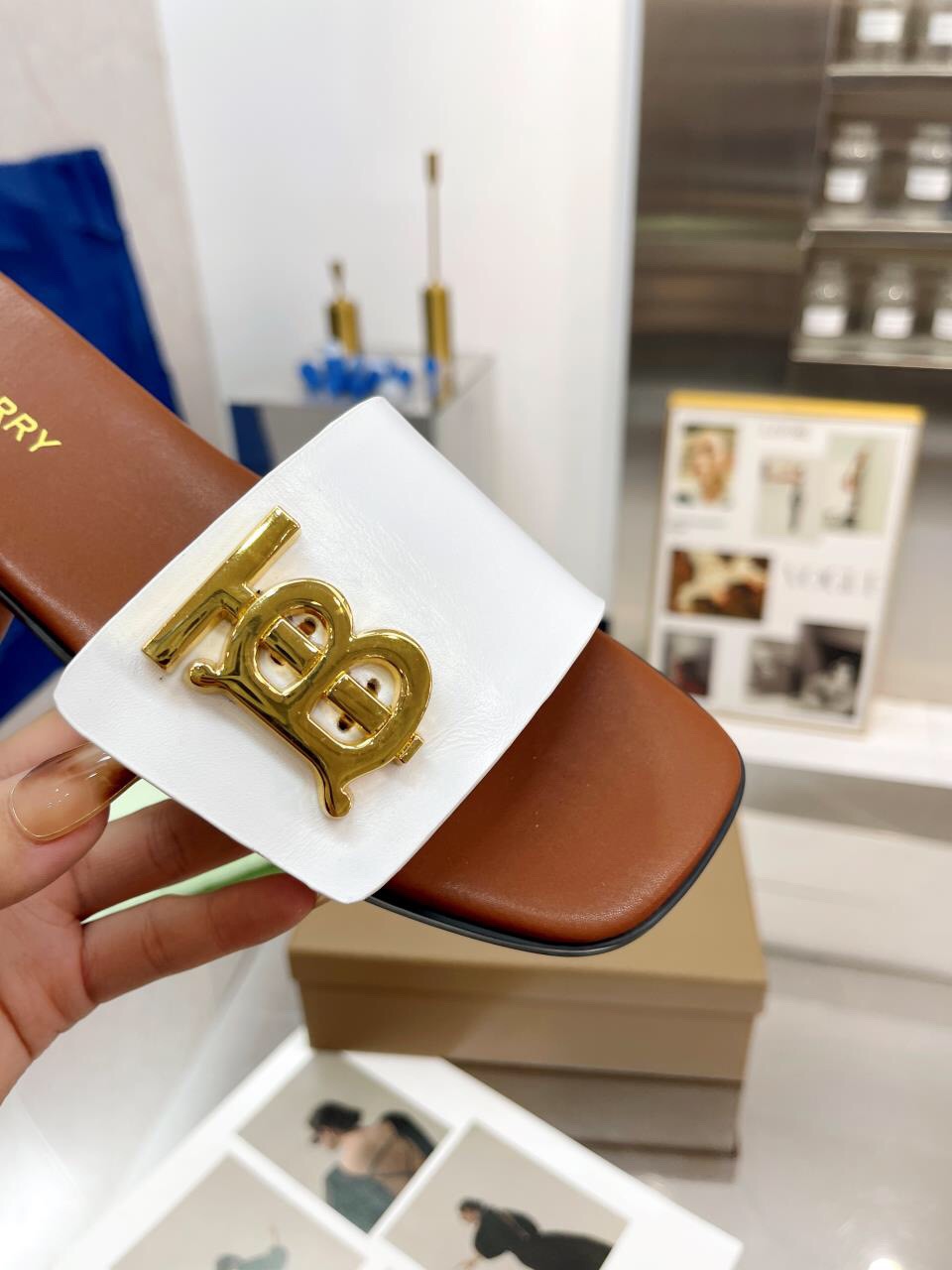 BURBERRY Slippers