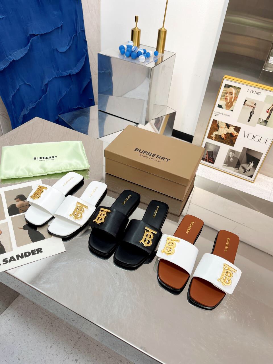 BURBERRY Slippers