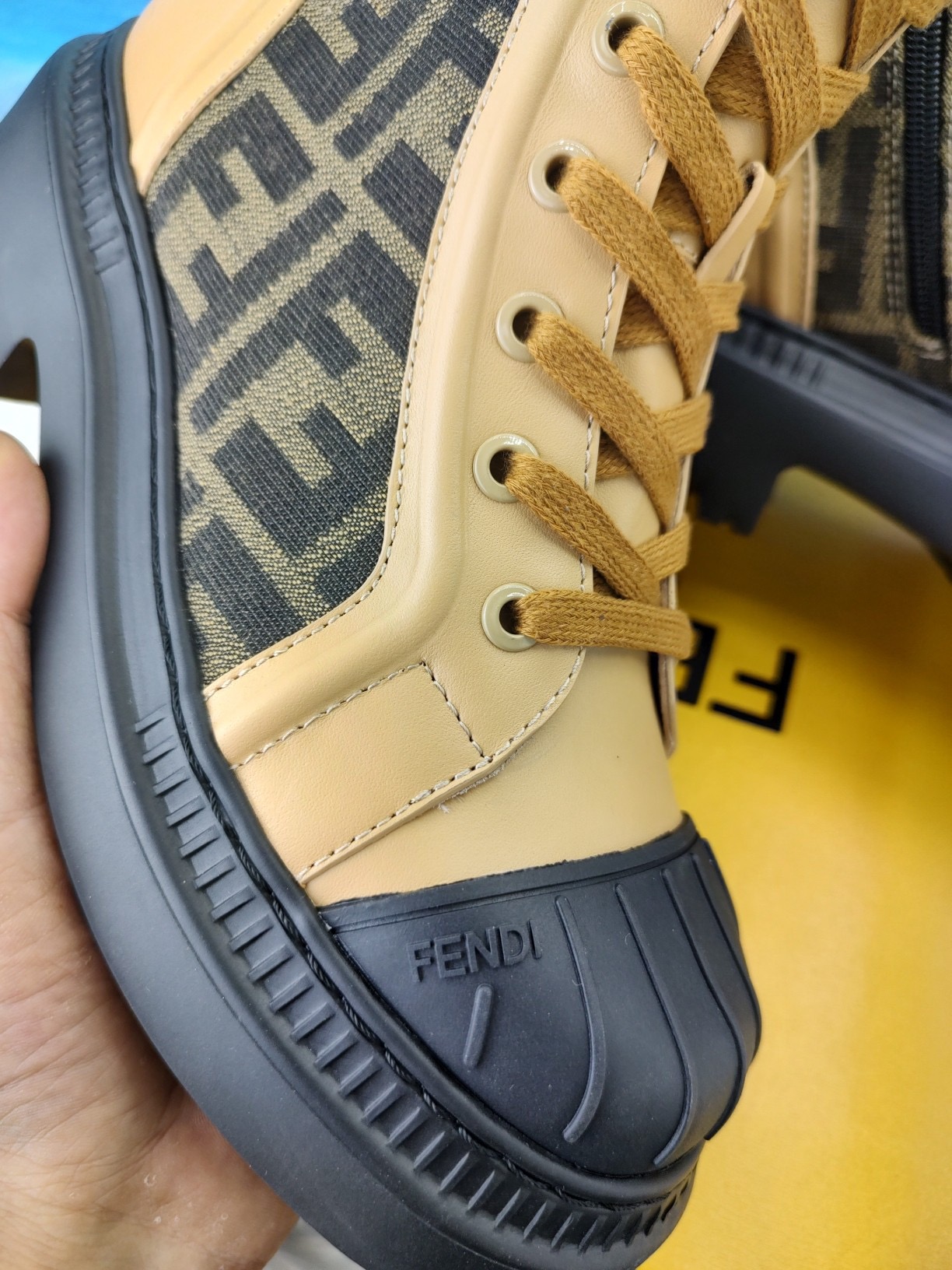 FENDI Domino
