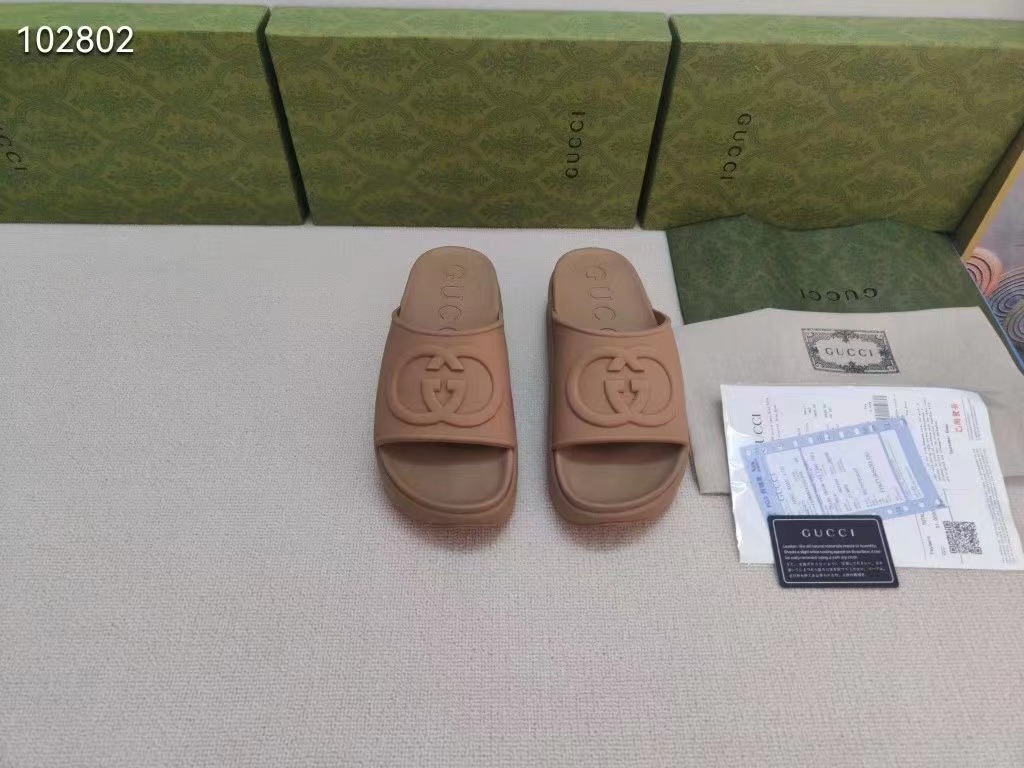 Gucci Women's interlocking double G slippers