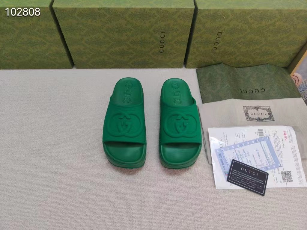 Gucci Women's interlocking double G slippers