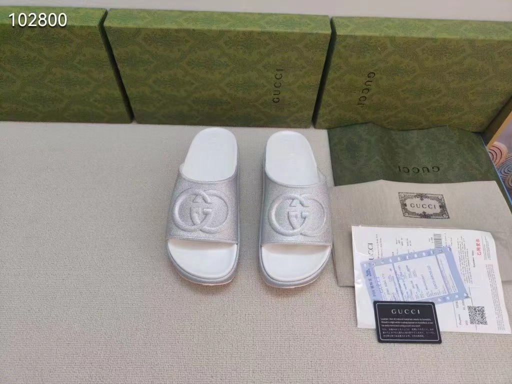 Gucci Women's interlocking double G slippers