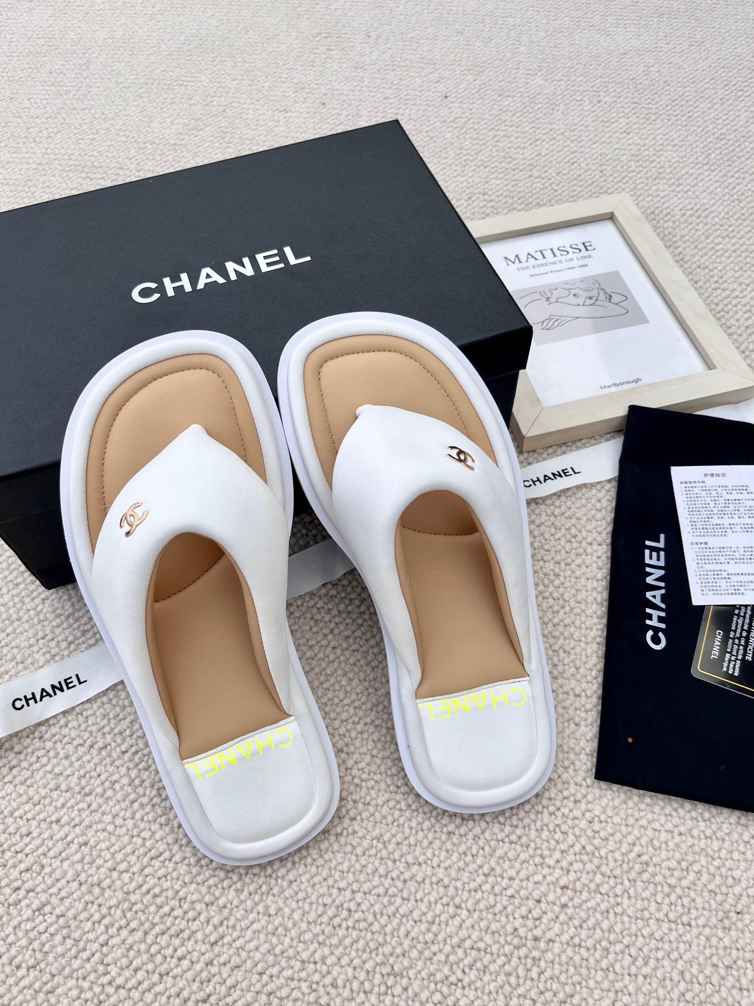 CHANEL Cloud flip-flops