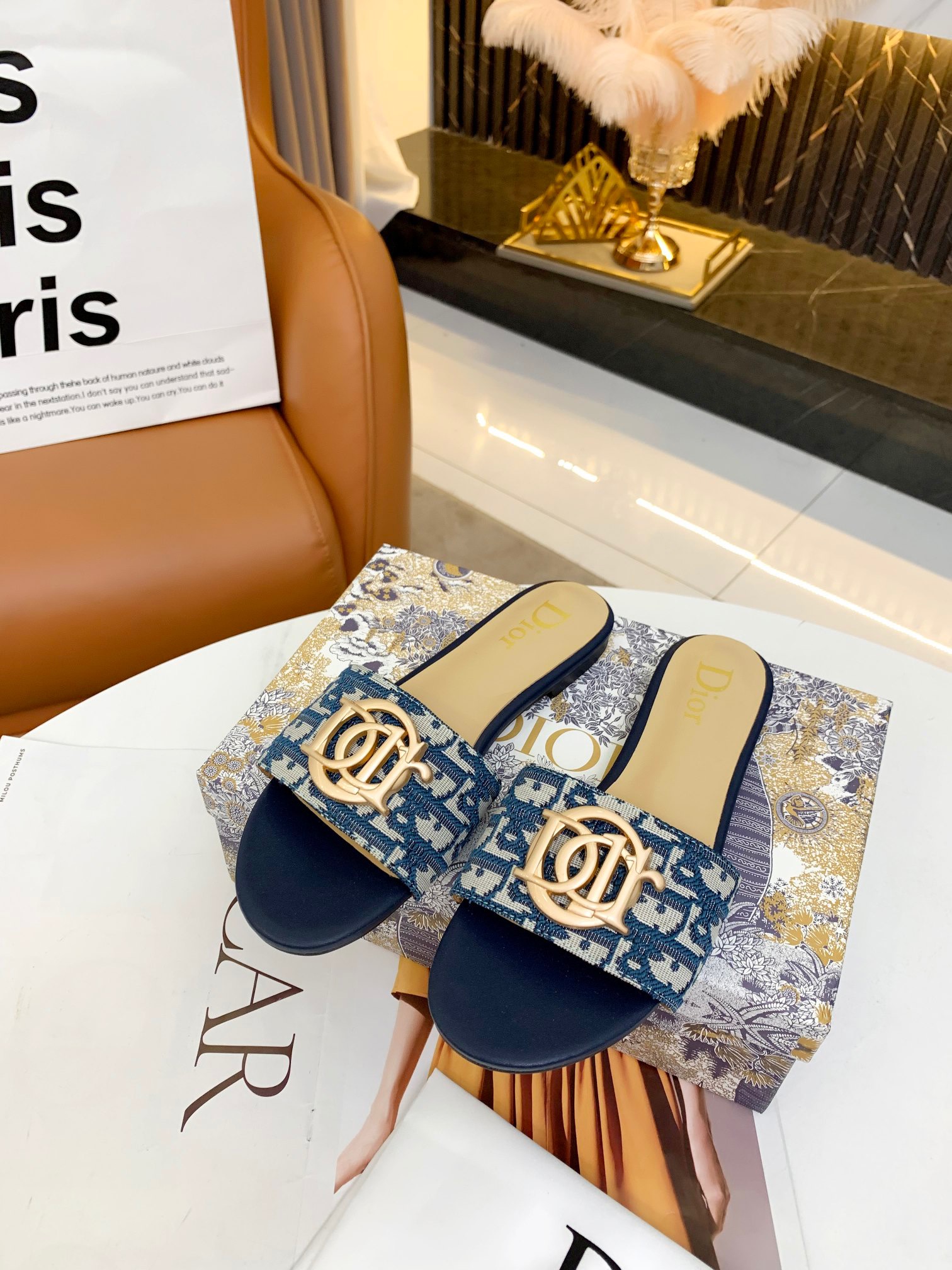 DIOR Slides