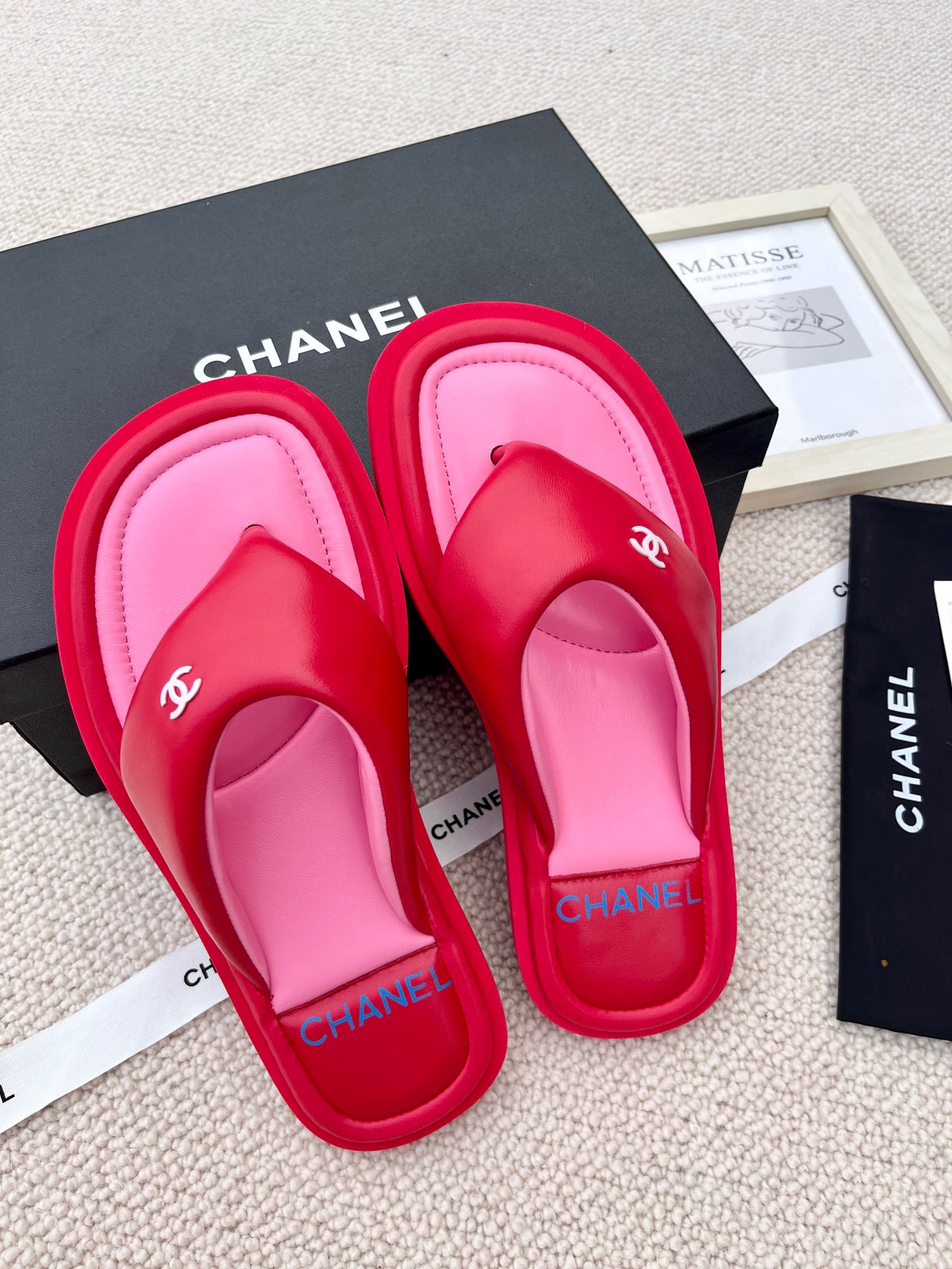 CHANEL Cloud flip-flops