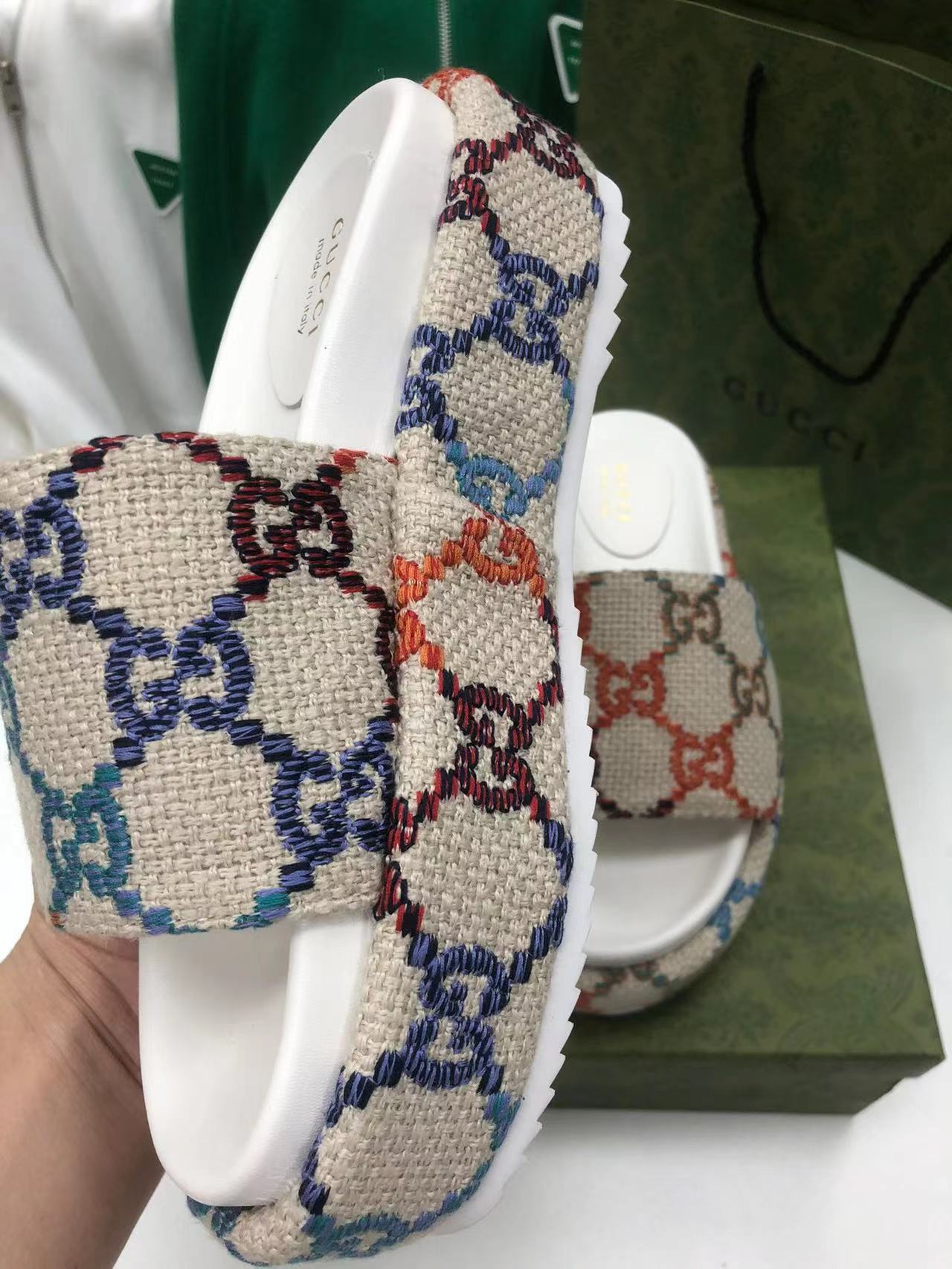 GUCCI Slides