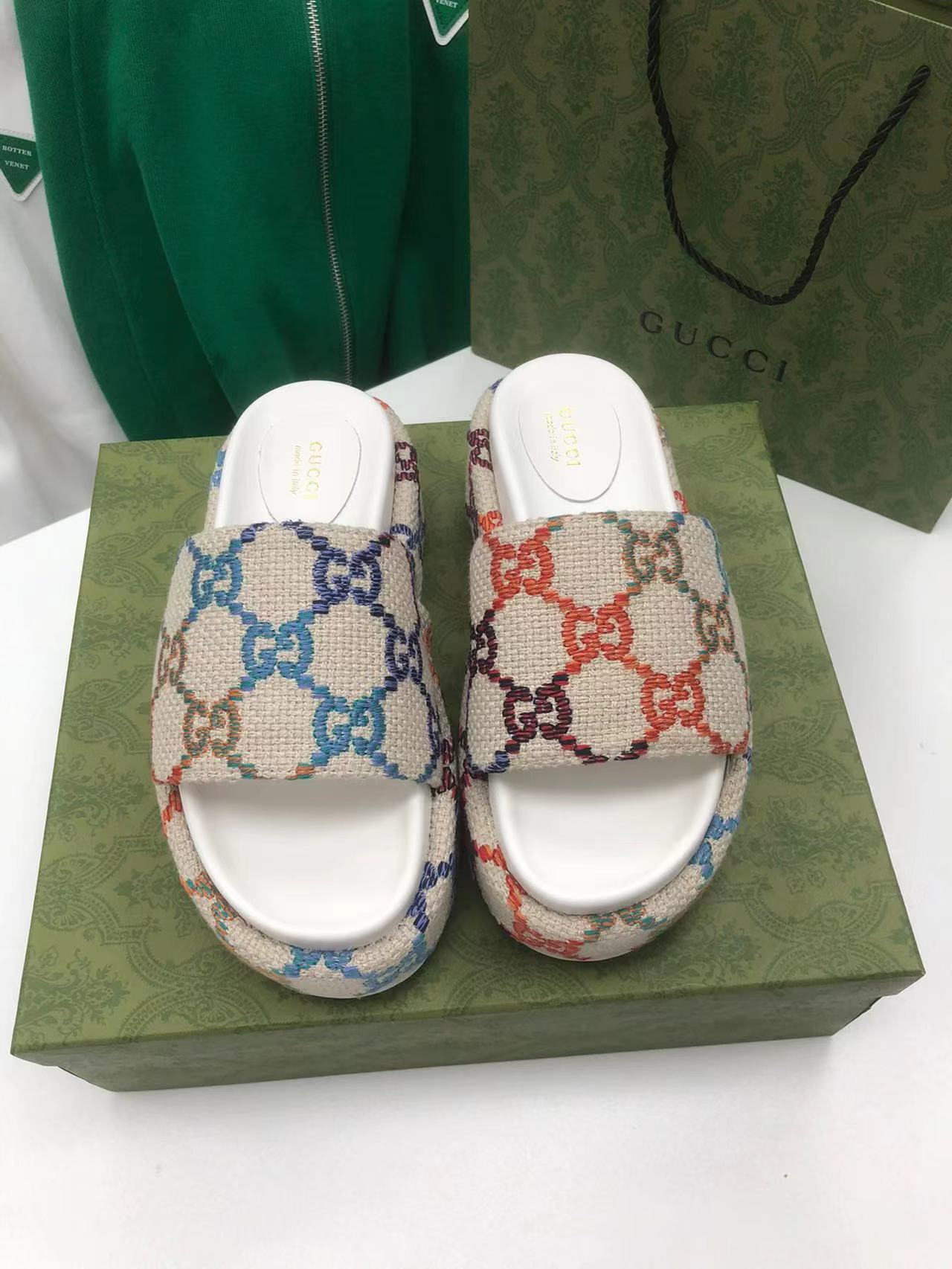 GUCCI Slides