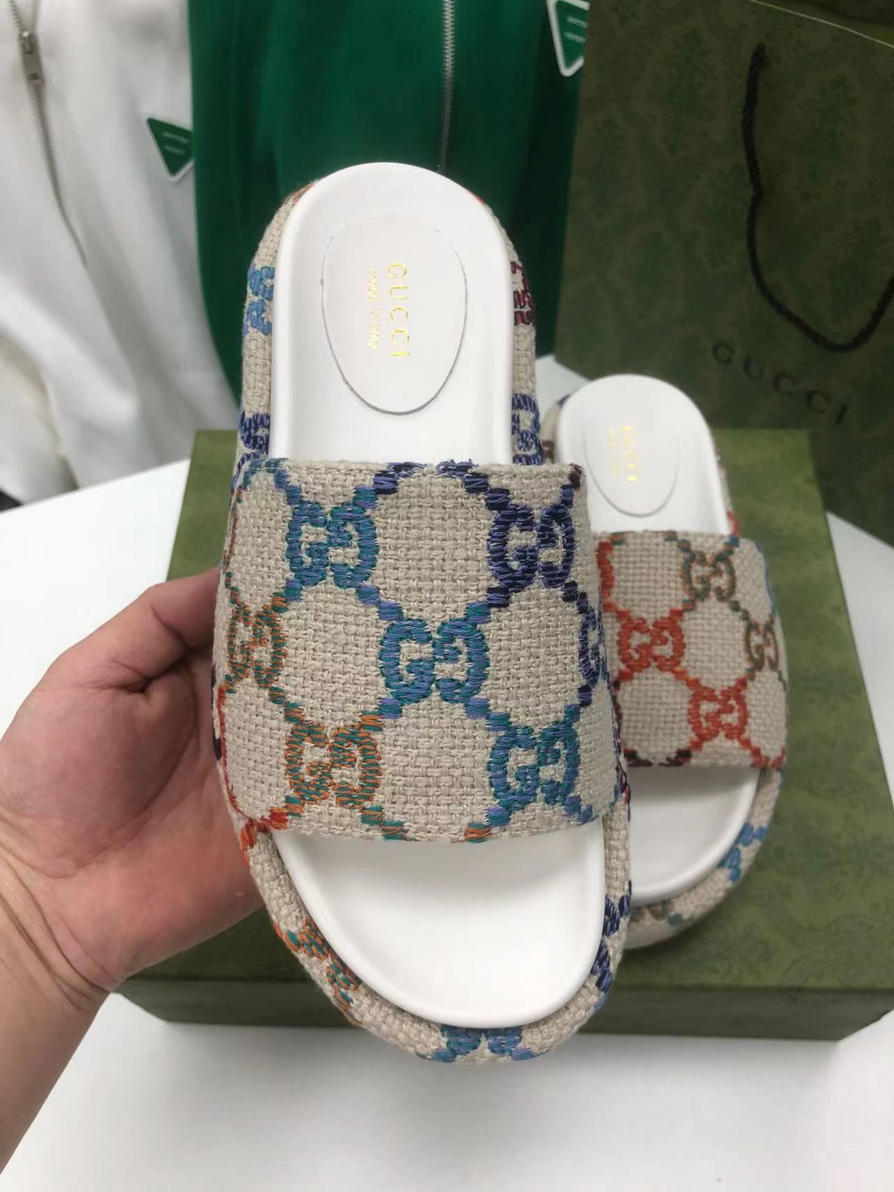 GUCCI Slides