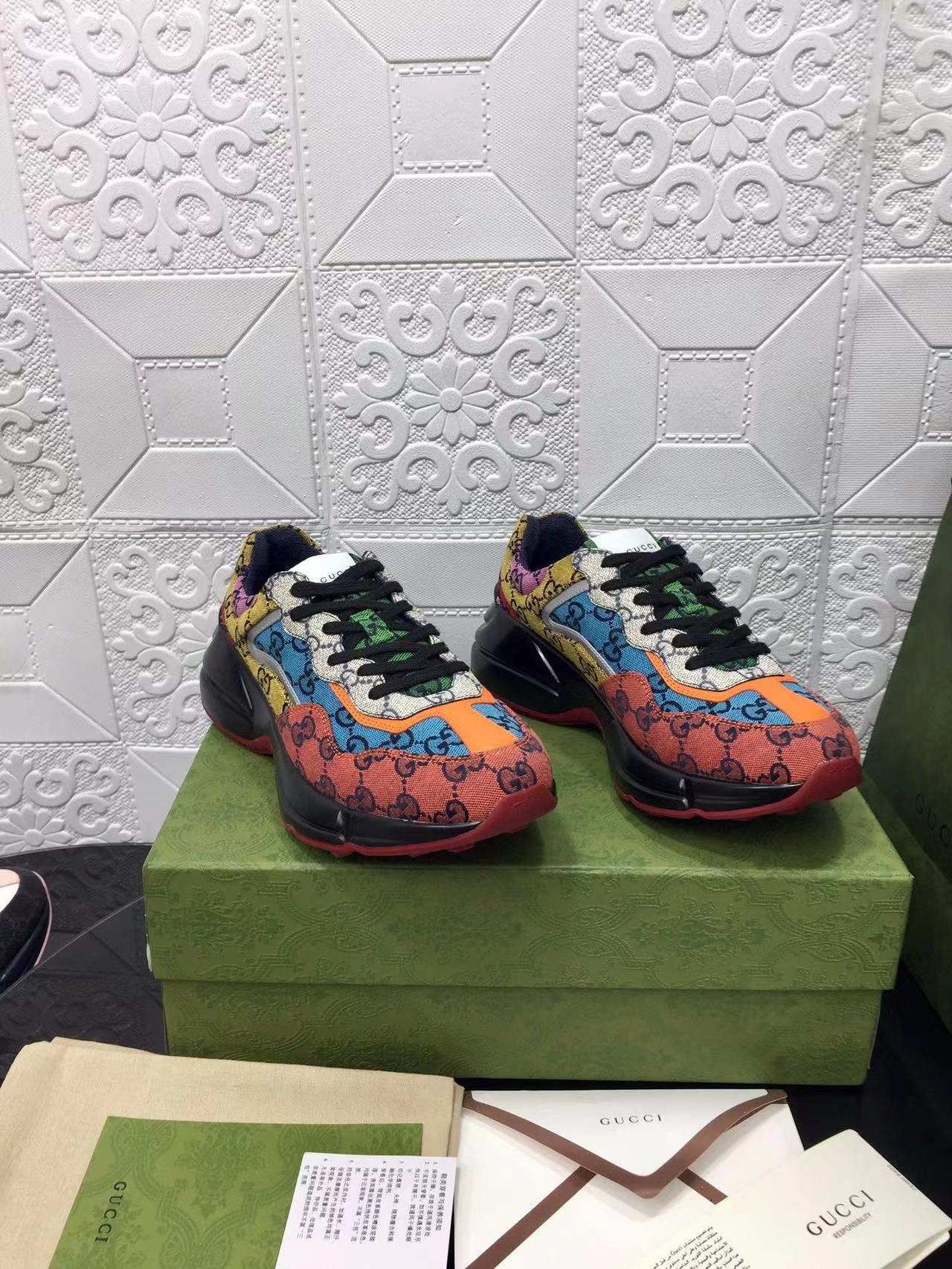 GUCCI Rhyton Sneakers
