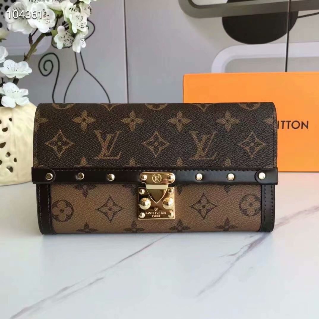 LV Purse