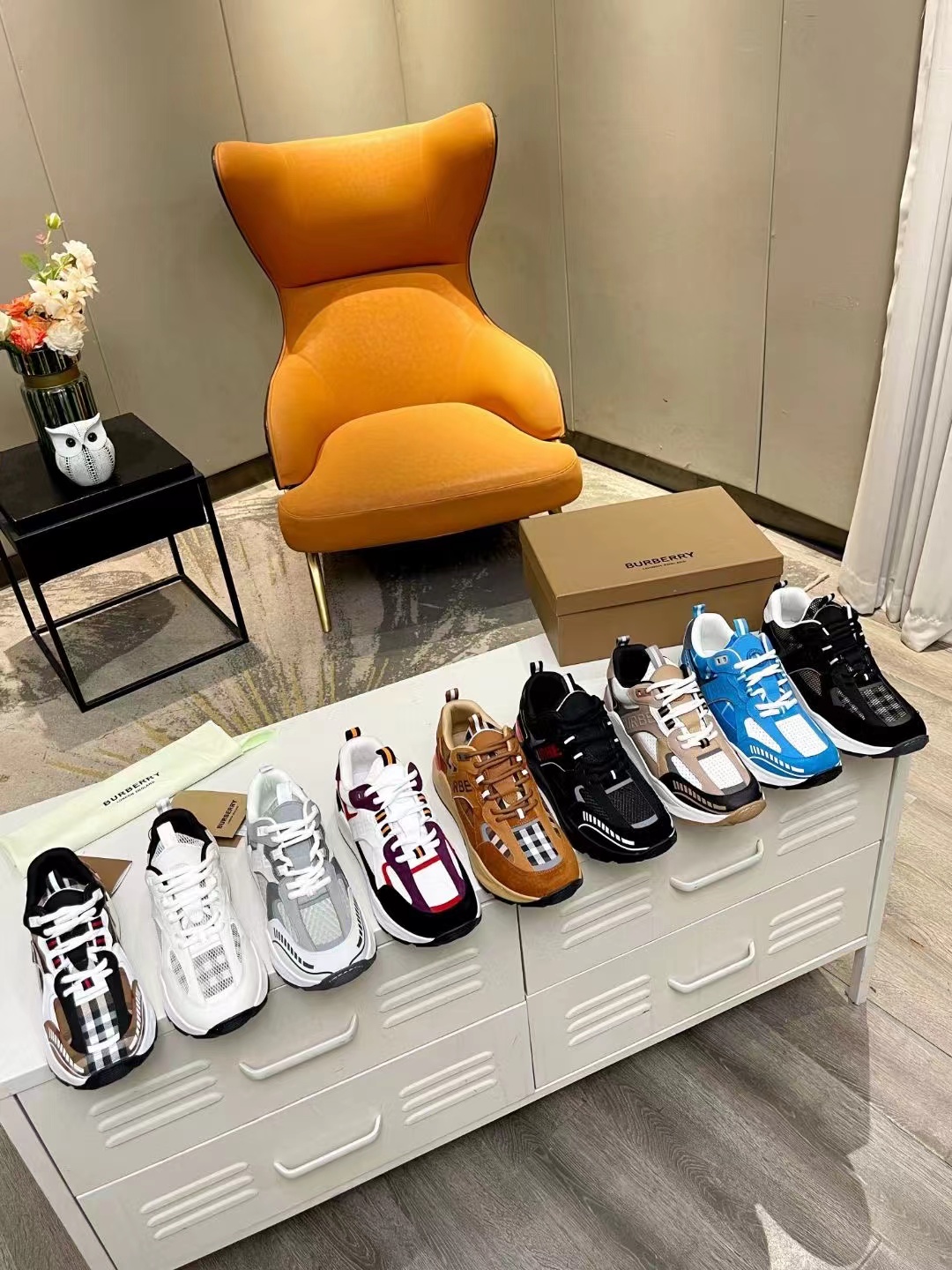 BURBERRY Sneakers