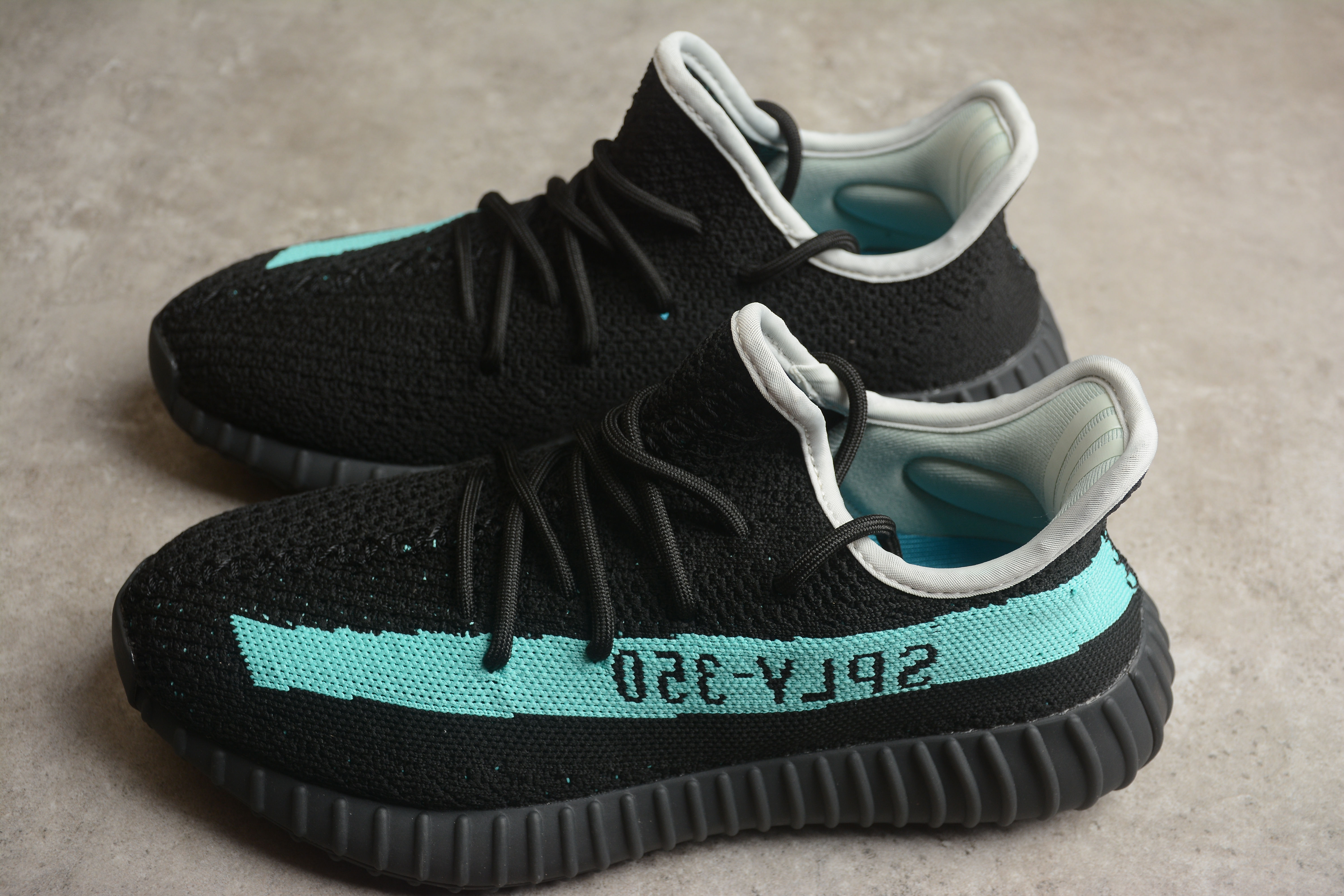 Adidas Yeezy Boost 350V2