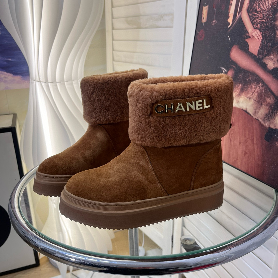 CHANEL snow boots