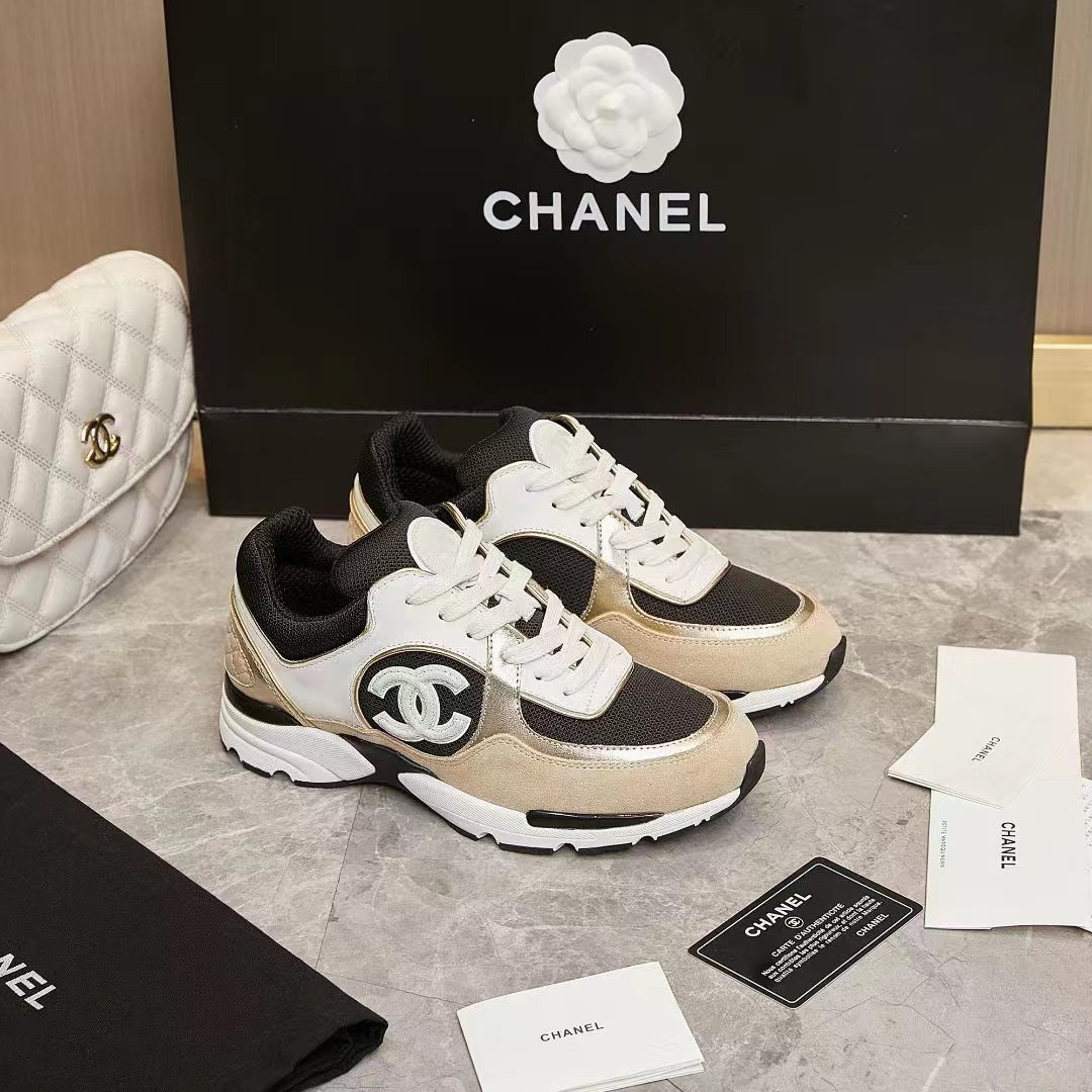 CHANEL Sneakers