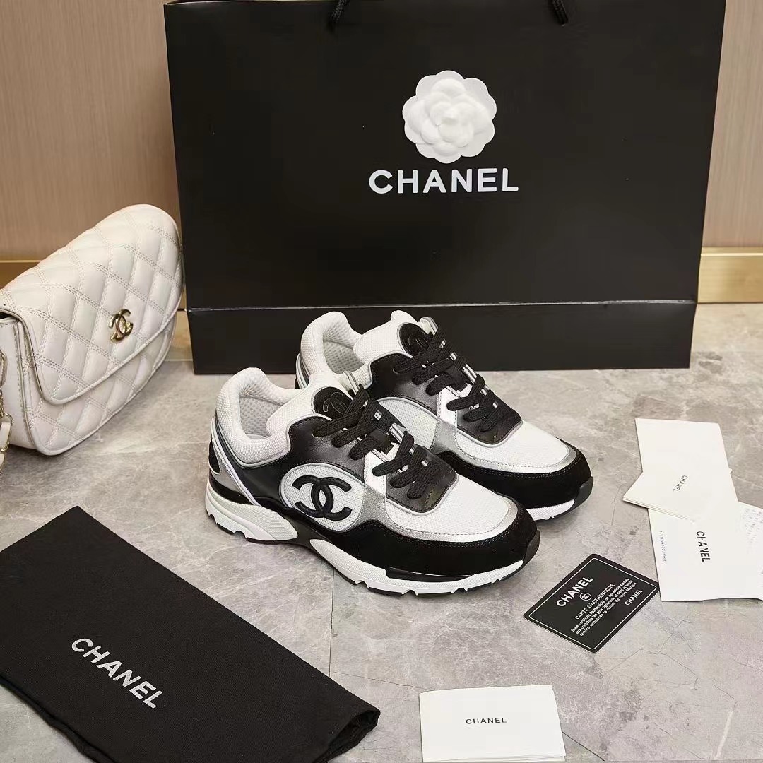 CHANEL Sneakers