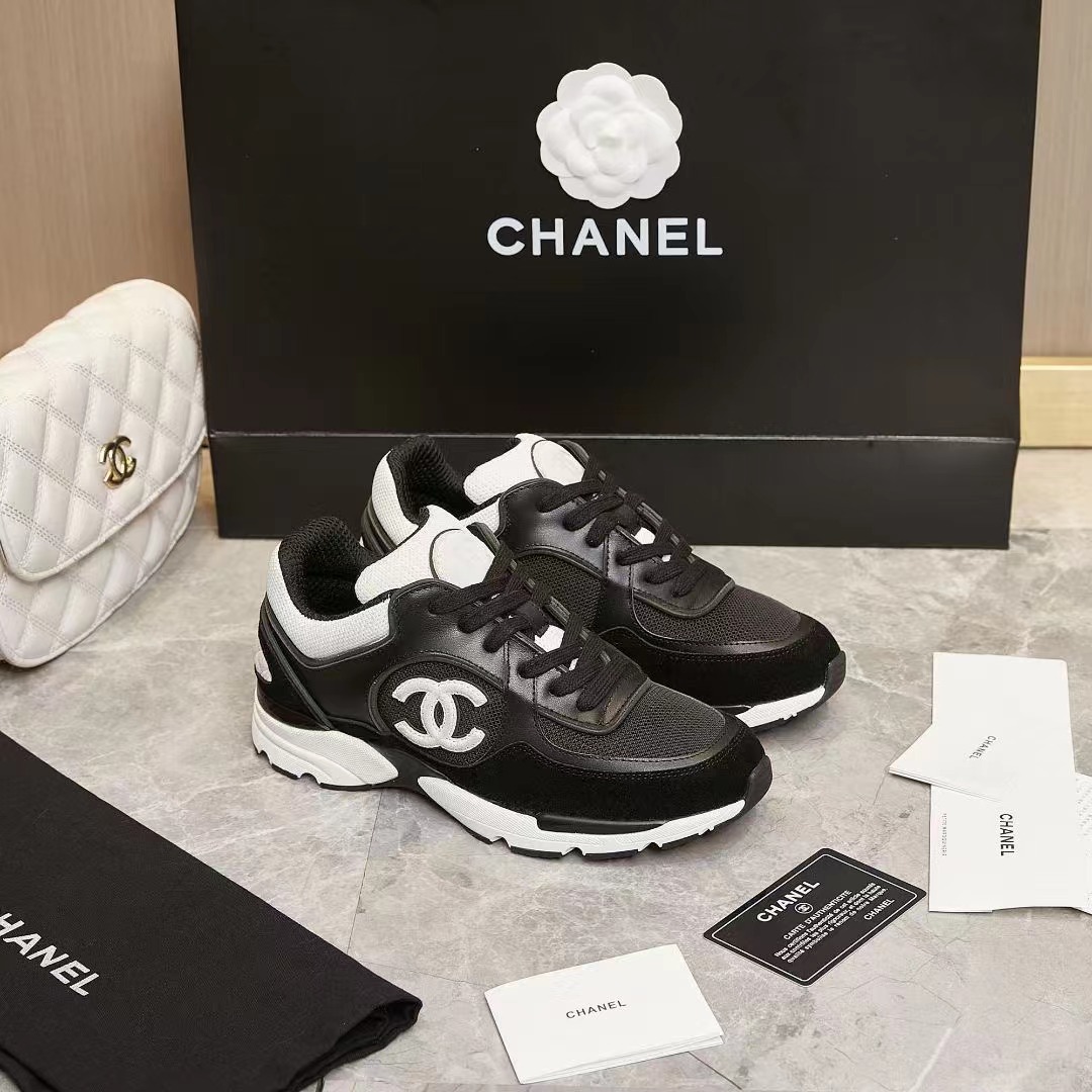 CHANEL Sneakers